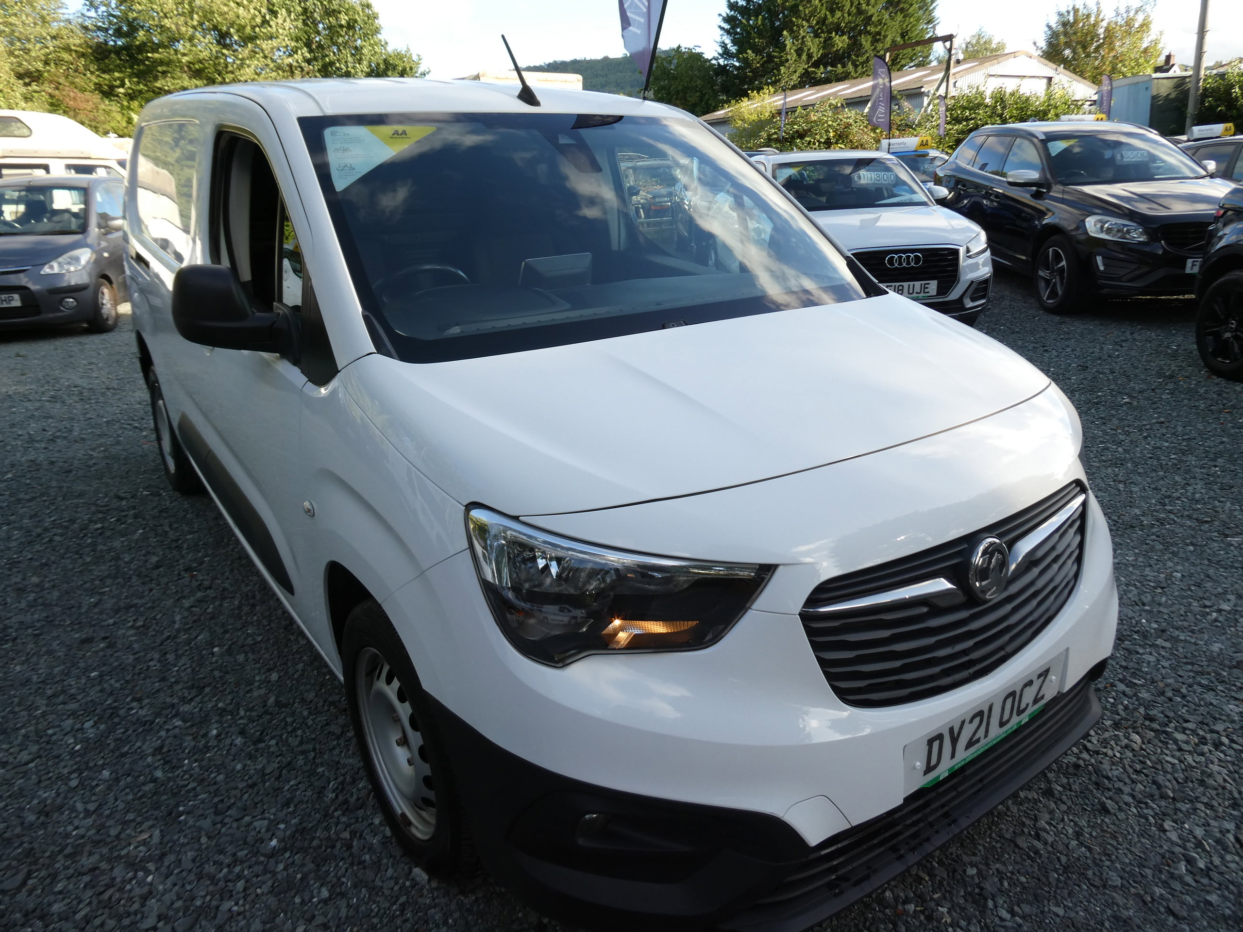 Vauxhall Combo 1.5 Turbo D 2300 Edition Panel Van 4dr Diesel Auto L2 H1 Euro 6 (s/s) (130 ps) 4dr Automatic 2021