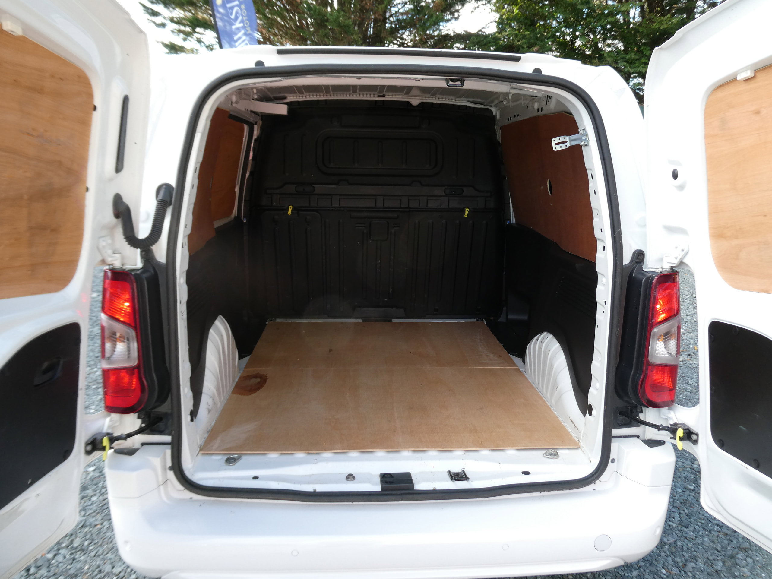 Vauxhall Combo 1.5 Turbo D 2300 Sportive Panel Van 4dr Diesel Manual L1 H1 Euro 6 (100 ps) 4dr Manual 2021