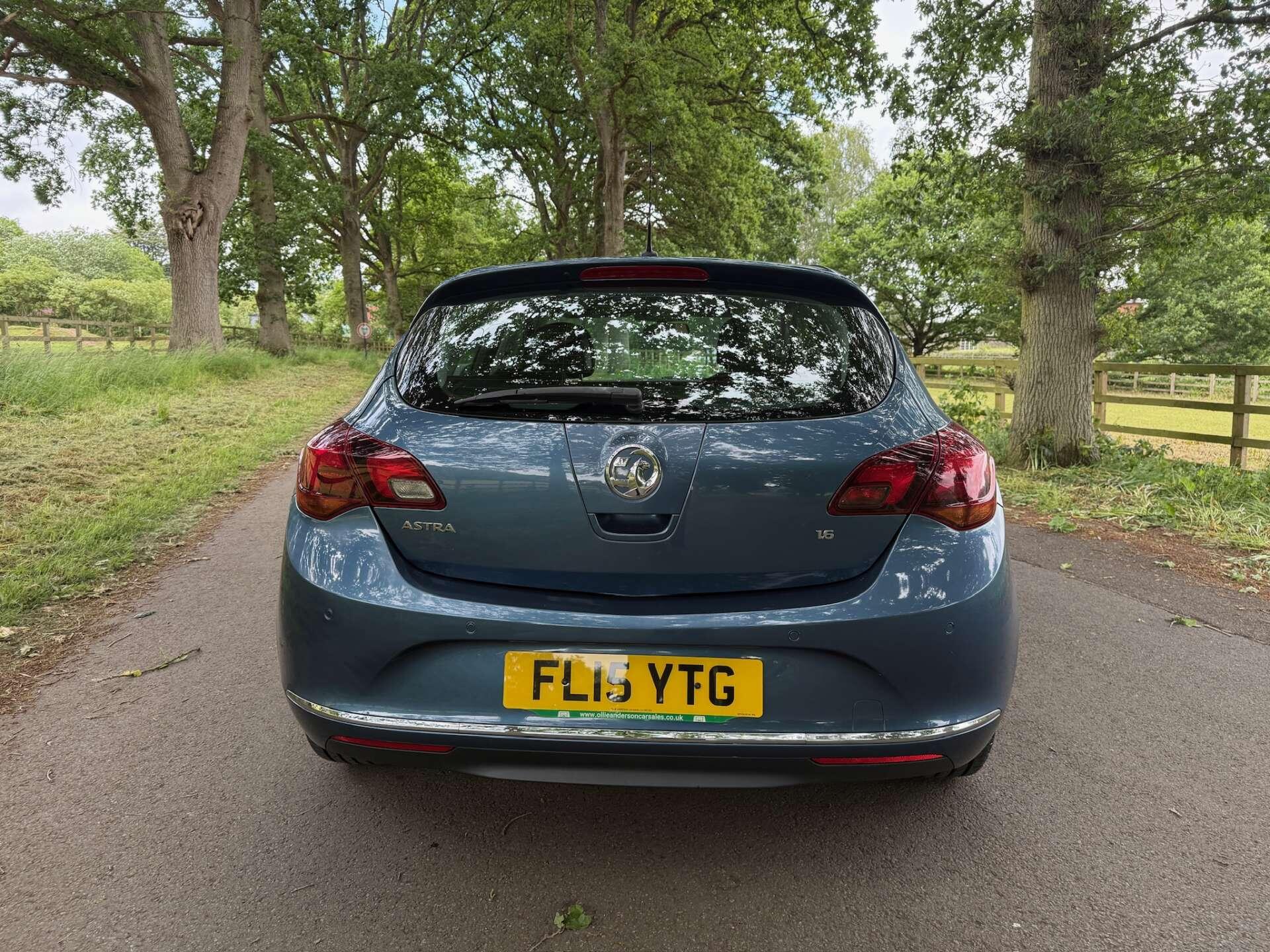 Vauxhall Astra 1.6 Astra SRI Auto 5dr 5dr Automatic 2026