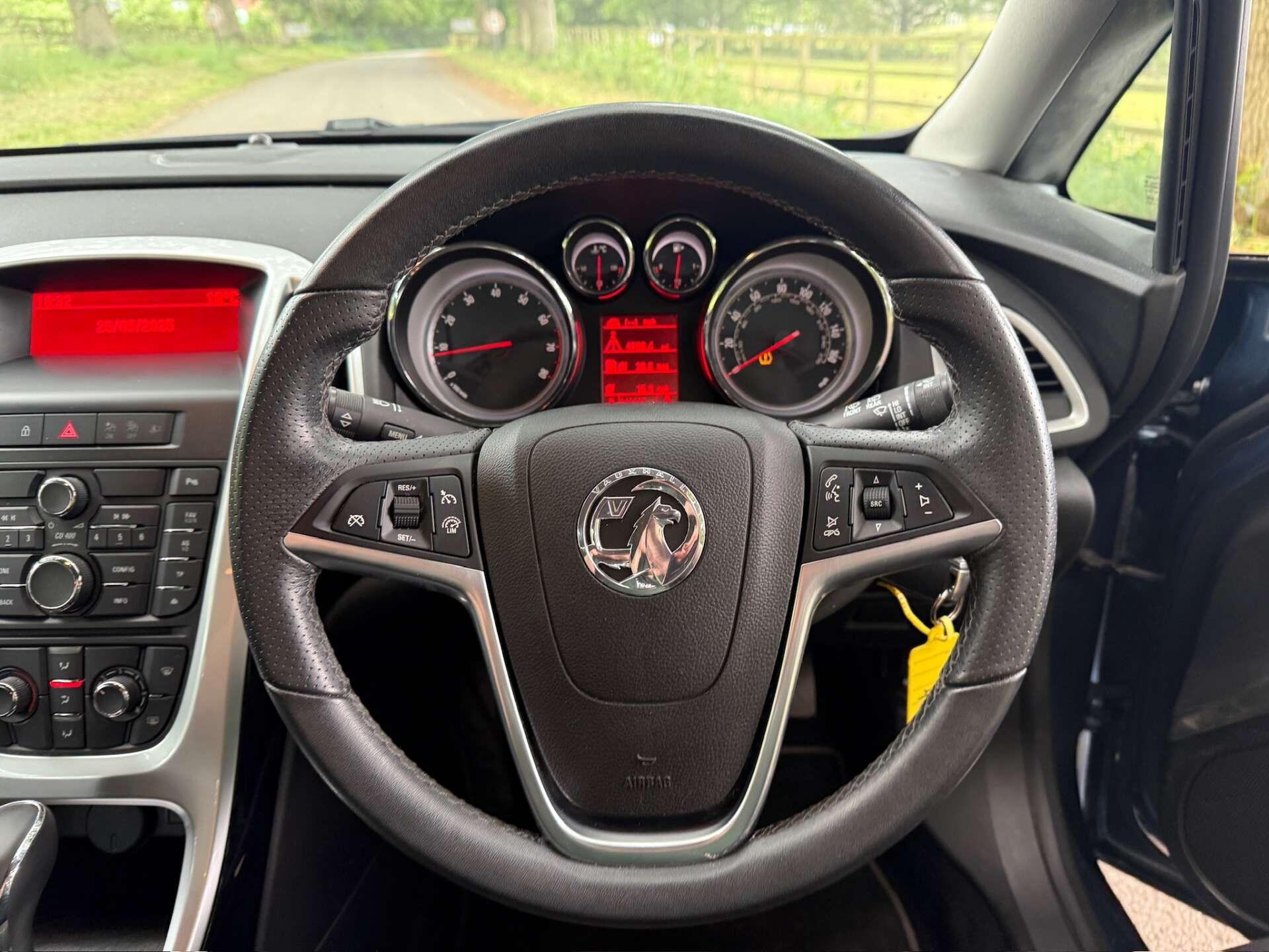 Vauxhall Astra 1.6 Astra SRI Auto 5dr 5dr Automatic 2026