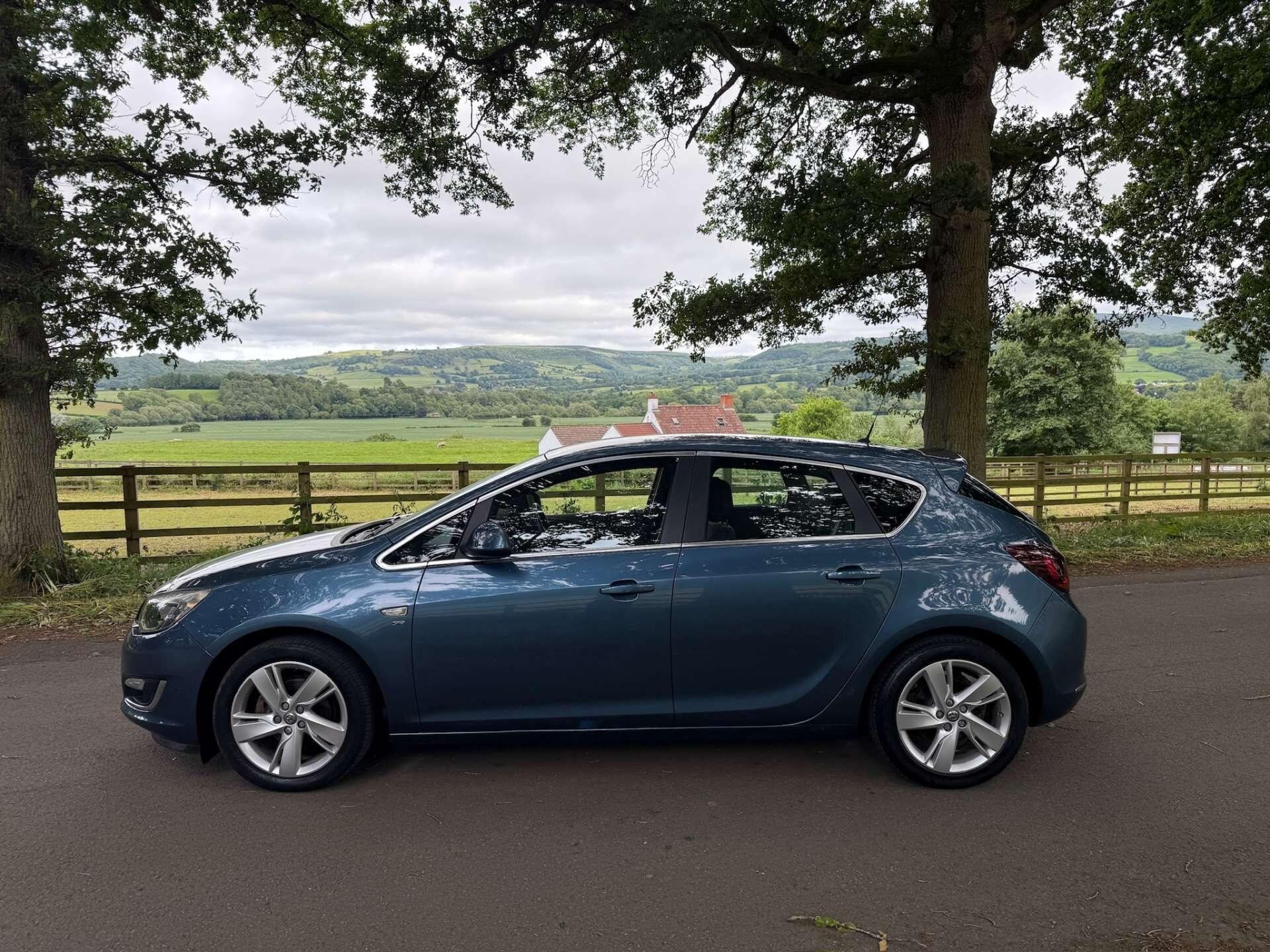 Vauxhall Astra 1.6 Astra SRI Auto 5dr 5dr Automatic 2026