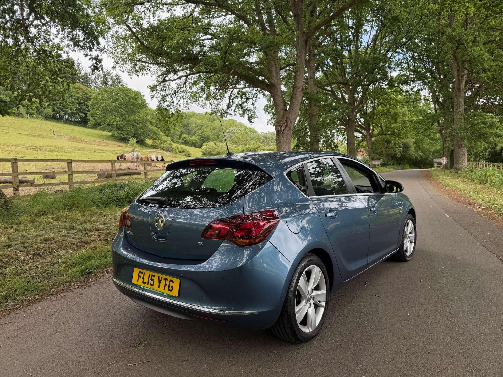 Vauxhall Astra 1.6 Astra SRI Auto 5dr 5dr Automatic 2026