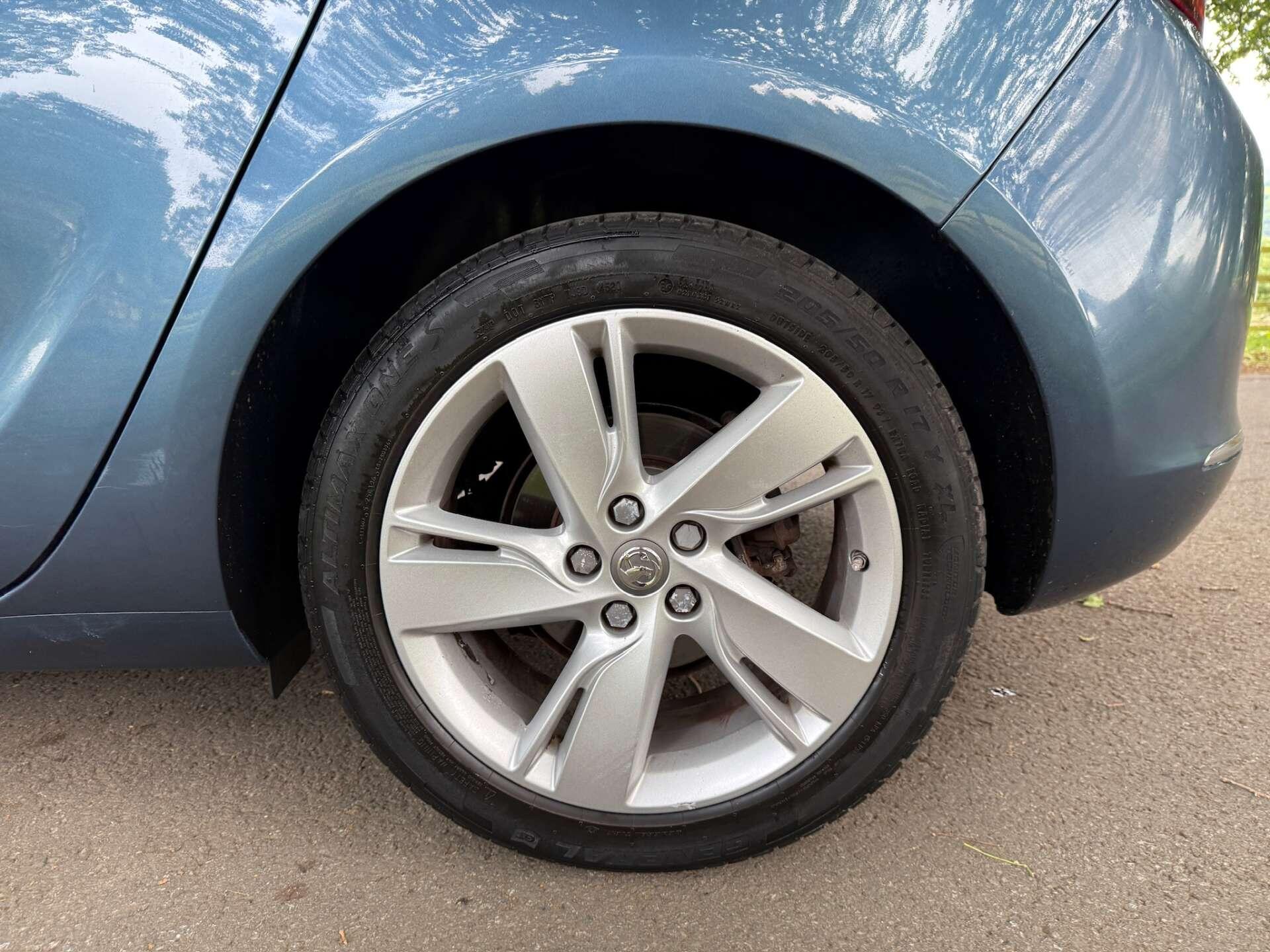 Vauxhall Astra 1.6 Astra SRI Auto 5dr 5dr Automatic 2026