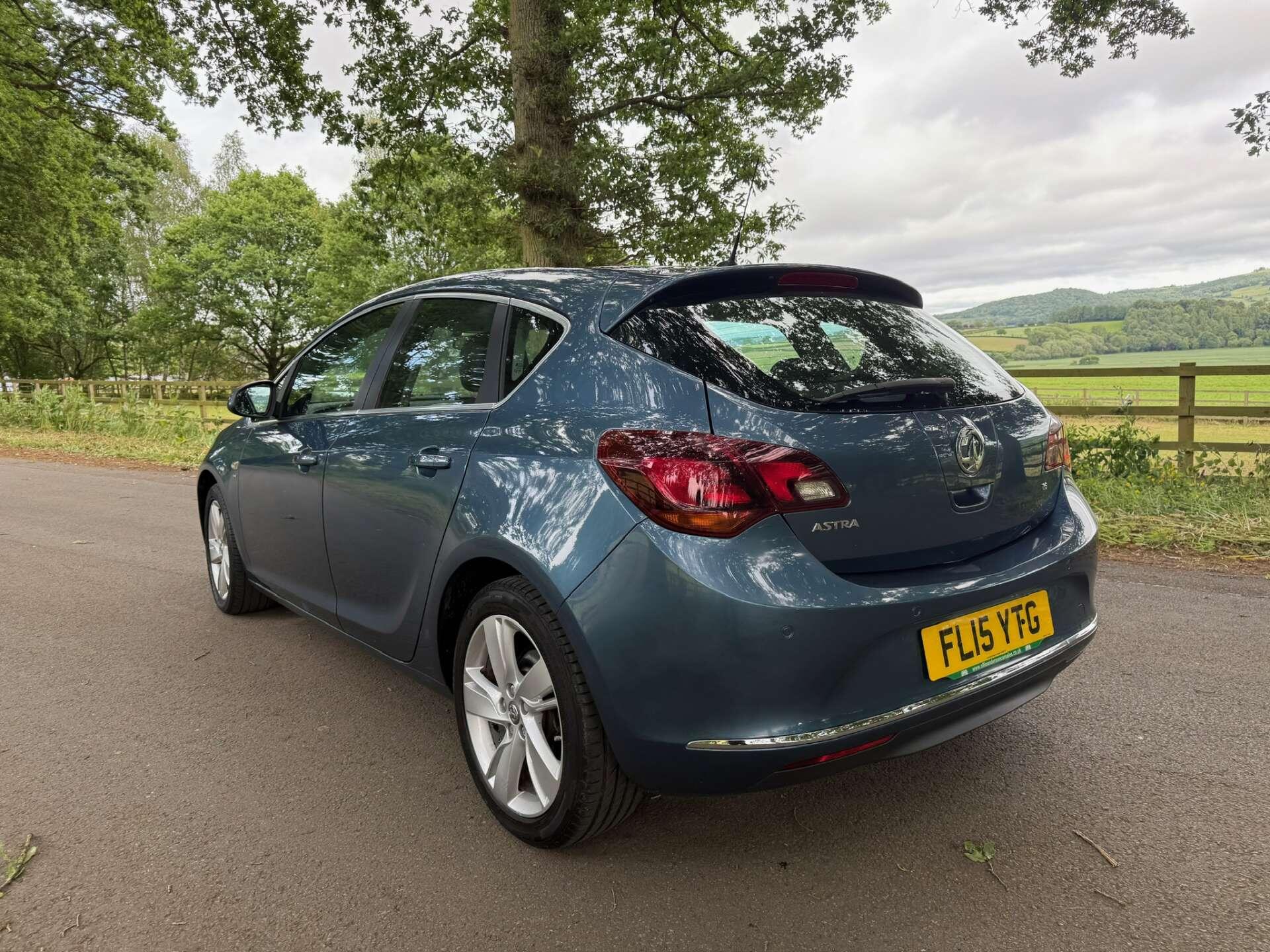 Vauxhall Astra 1.6 Astra SRI Auto 5dr 5dr Automatic 2026