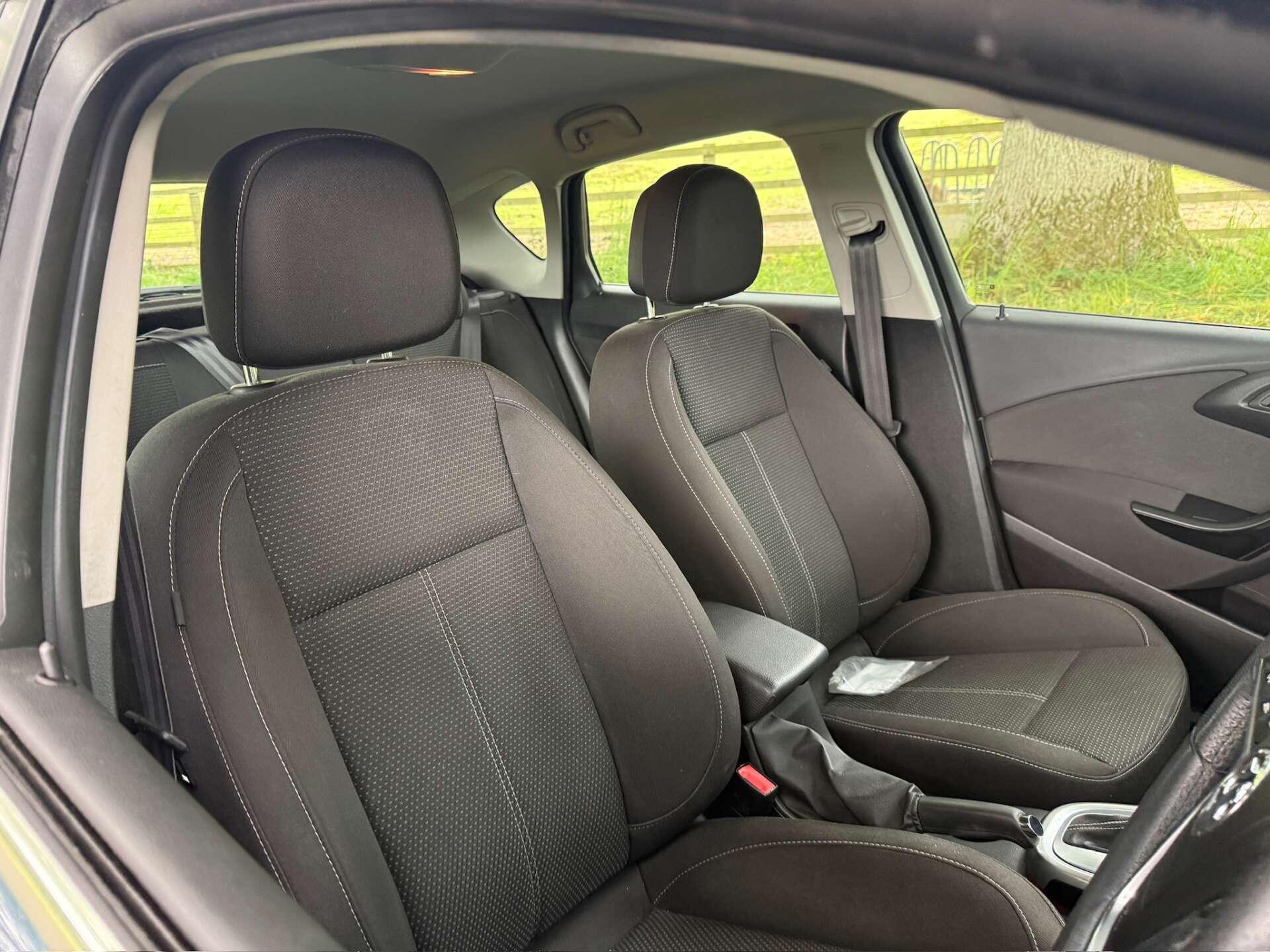 Vauxhall Astra 1.6 Astra SRI Auto 5dr 5dr Automatic 2026