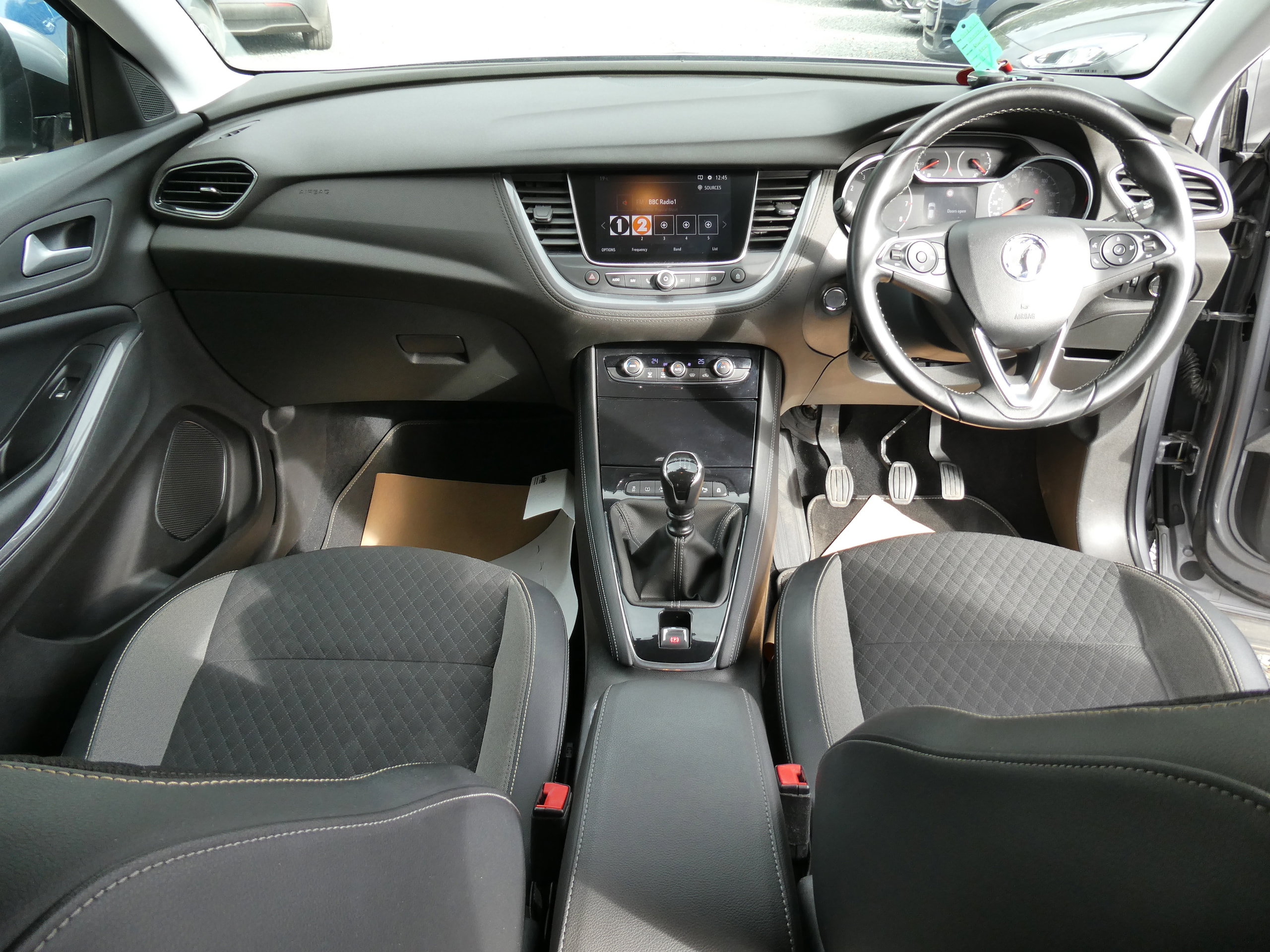 Vauxhall Grandland X 1.2 Turbo Sport Nav SUV 5dr Petrol Manual Euro 6 (s/s) (130 ps) 5dr Manual 2018