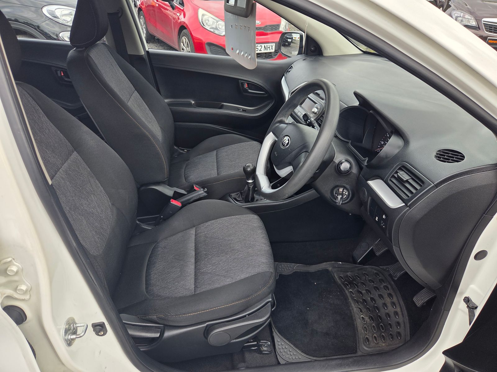 Kia Picanto 1.0 1 Hatchback 5dr Petrol Manual Euro 5 (68 bhp) 5dr Manual 2026