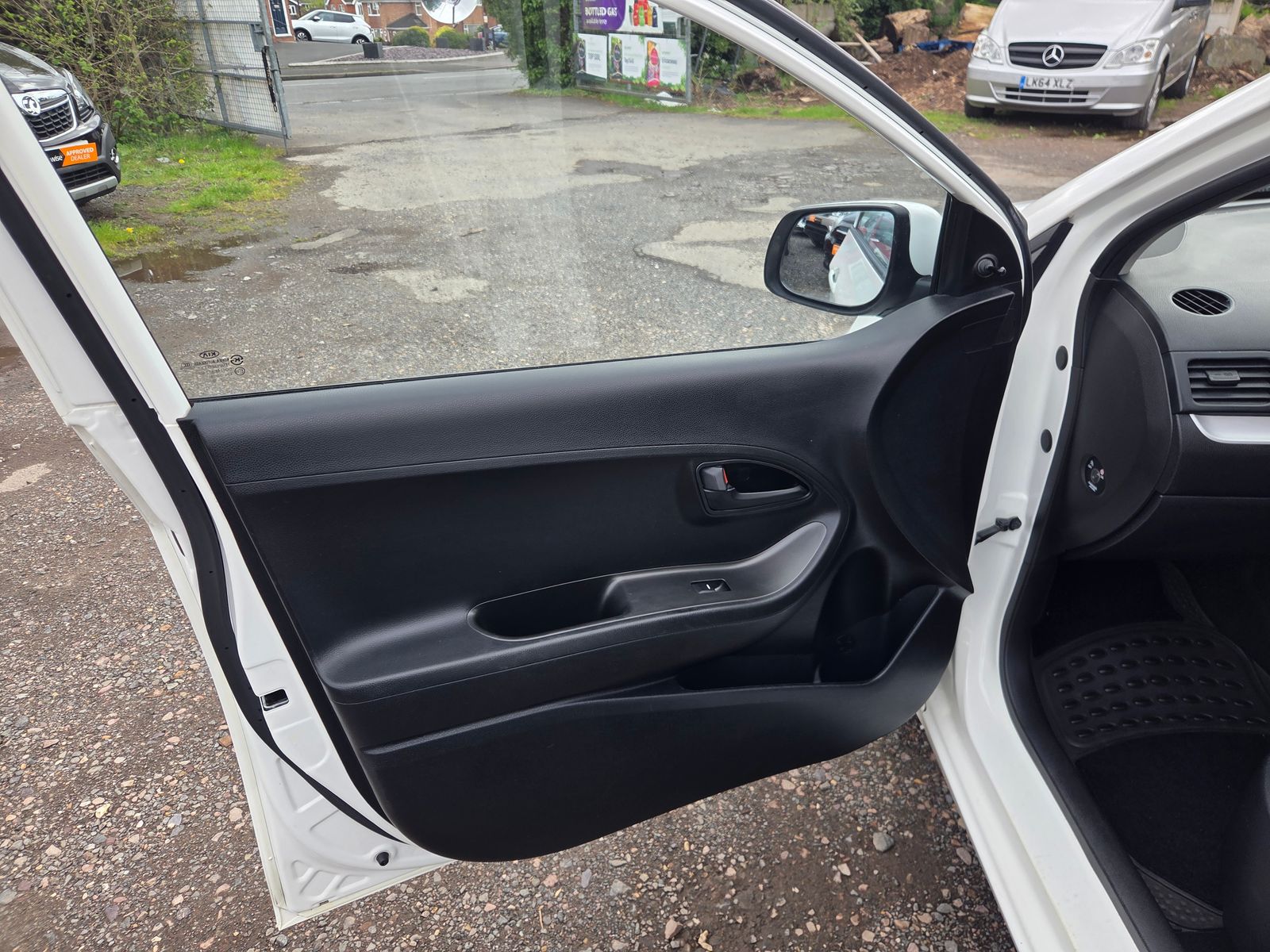 Kia Picanto 1.0 1 Hatchback 5dr Petrol Manual Euro 5 (68 bhp) 5dr Manual 2026