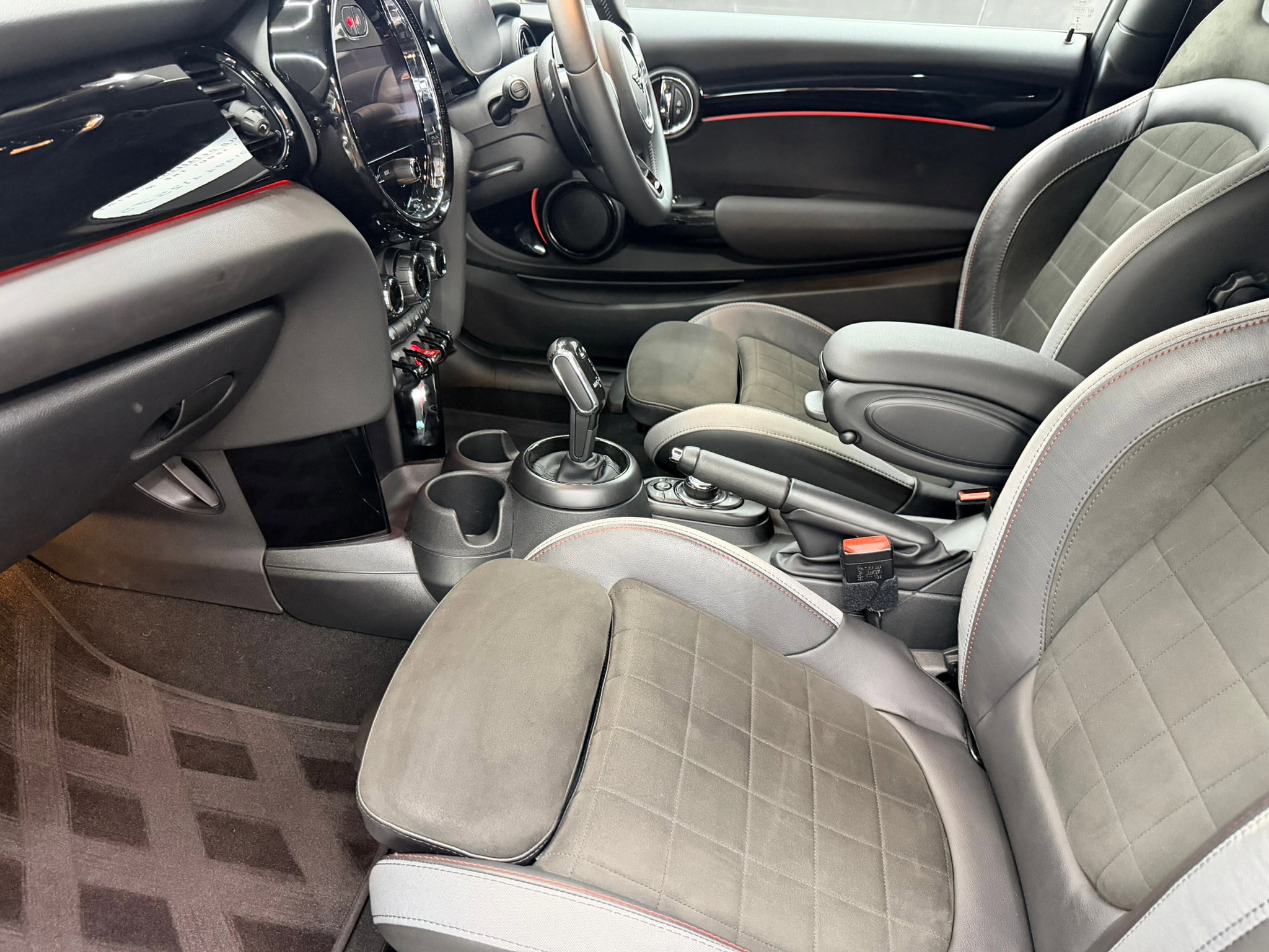 MINI Hatch 2.0 John Cooper Works Hatchback 3dr Petrol Steptronic Euro 6 (s/s) (231 ps) 3dr Automatic 2026