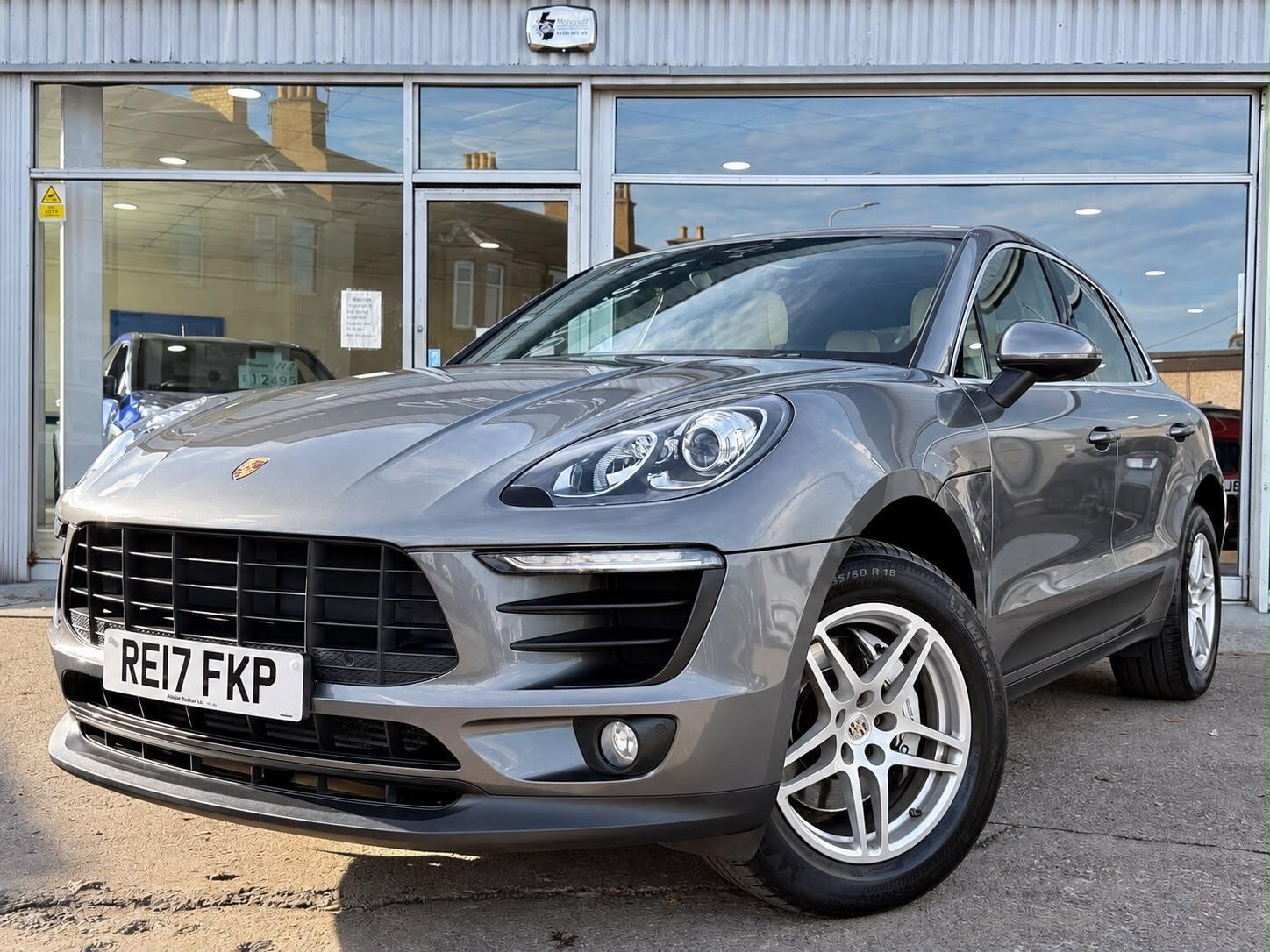 2017 Porsche Macan