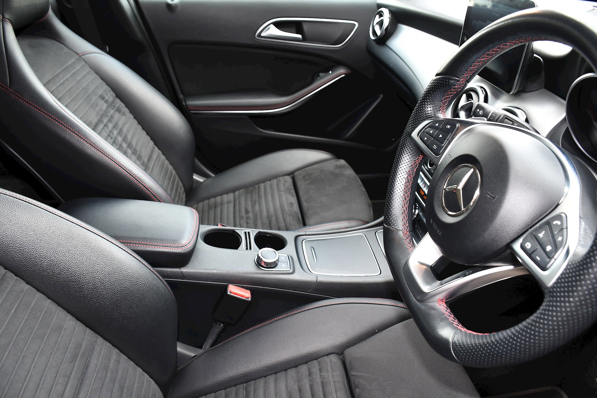 Mercedes-Benz GLA-Class 2.1 GLA220d AMG Line SUV 5dr Diesel 7G-DCT 4MATIC Euro 6 (s/s) (177 ps) 5dr Automatic 2026