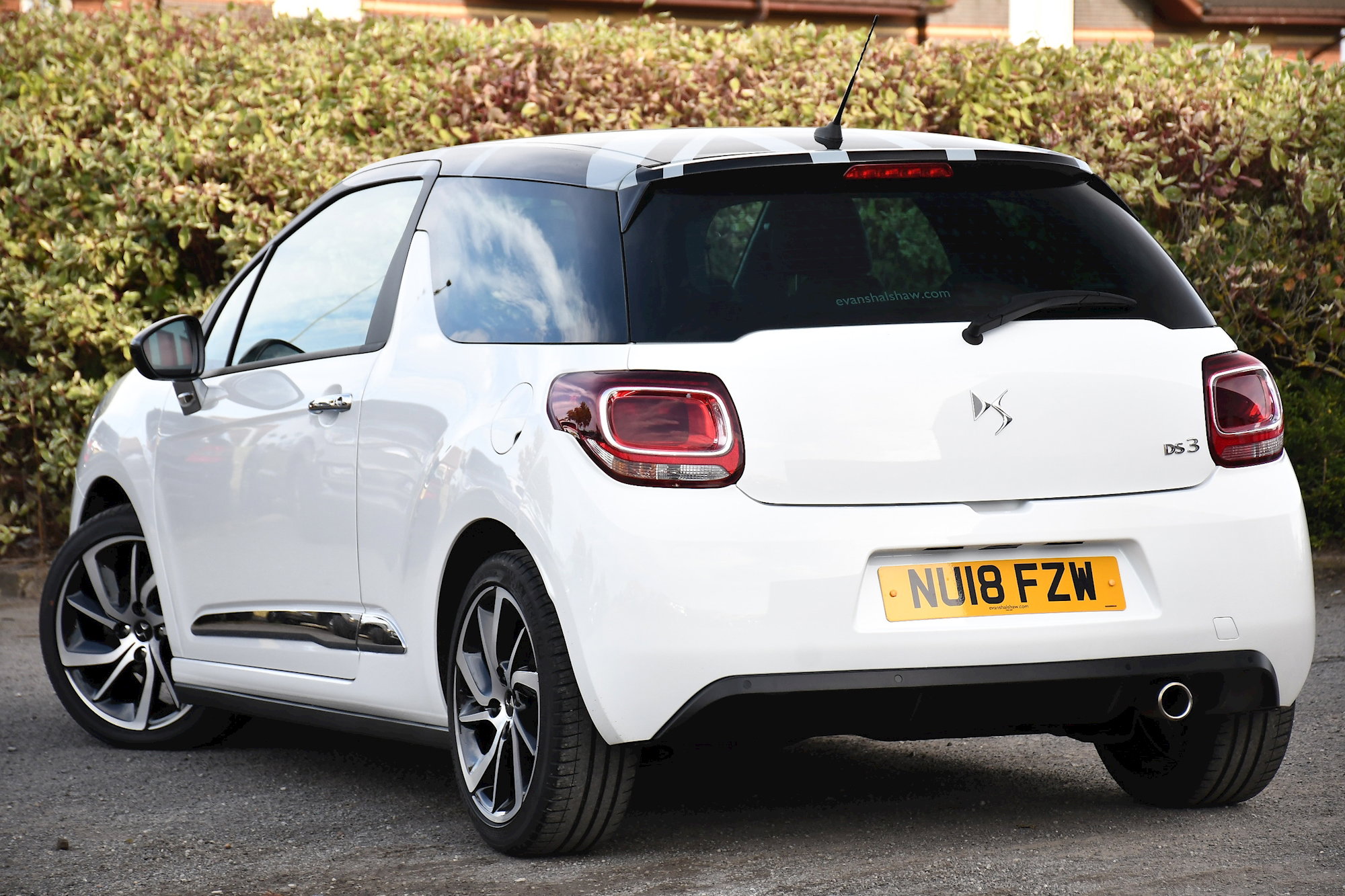 DS DS 3 PURETECH CONNECTED CHIC 3dr Manual 2026