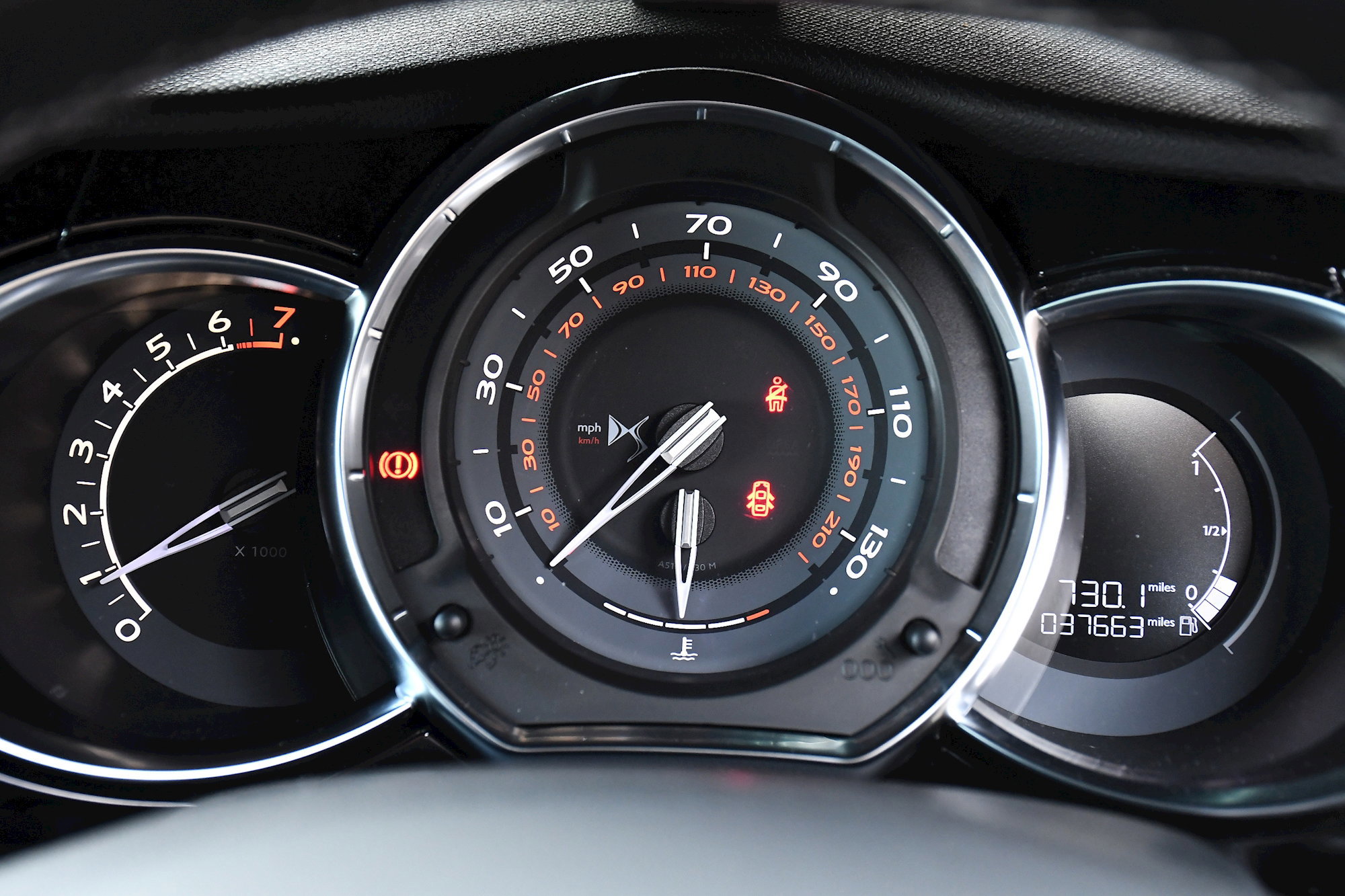 DS DS 3 PURETECH CONNECTED CHIC 3dr Manual 2026