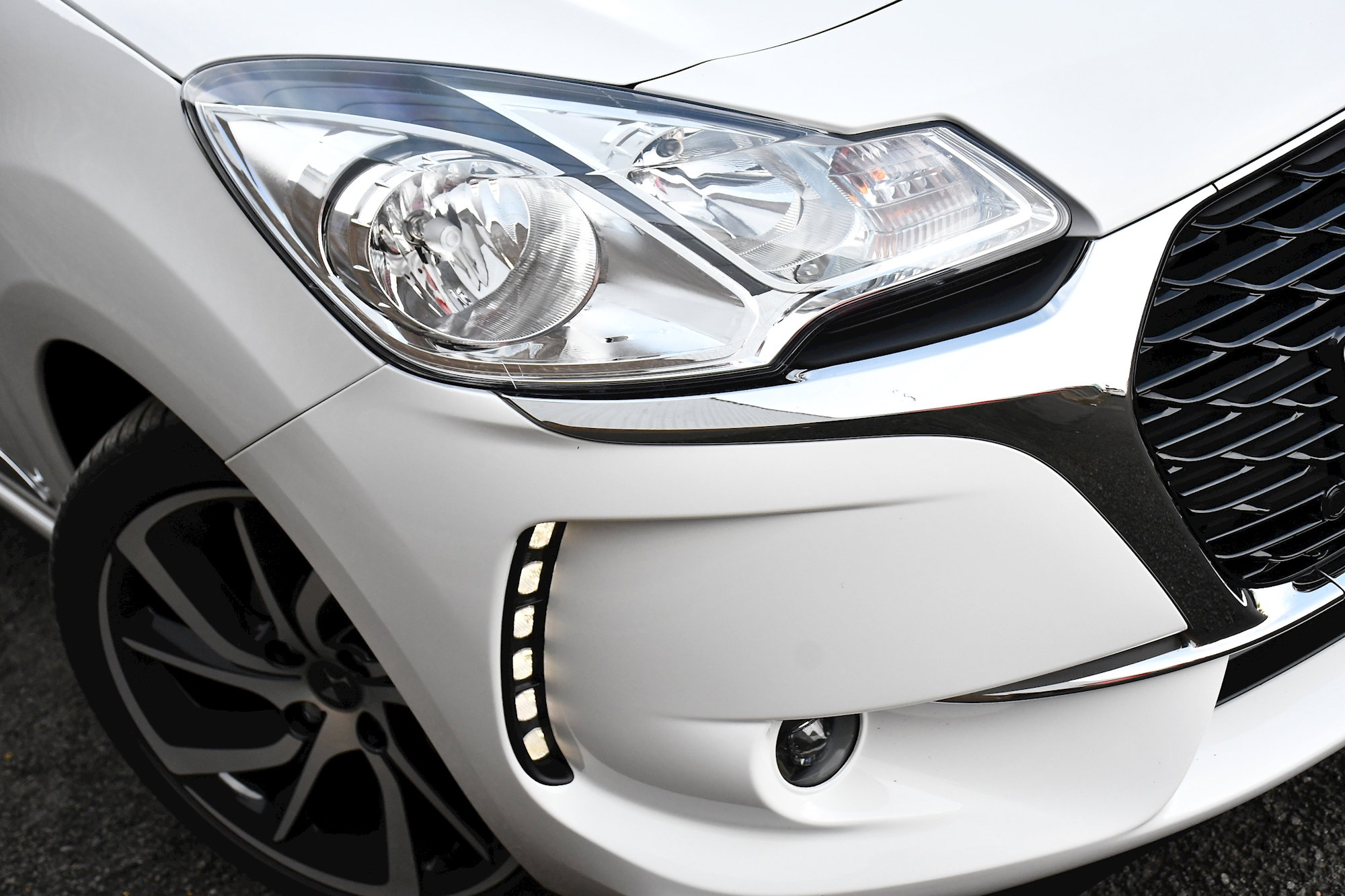 DS DS 3 PURETECH CONNECTED CHIC 3dr Manual 2026