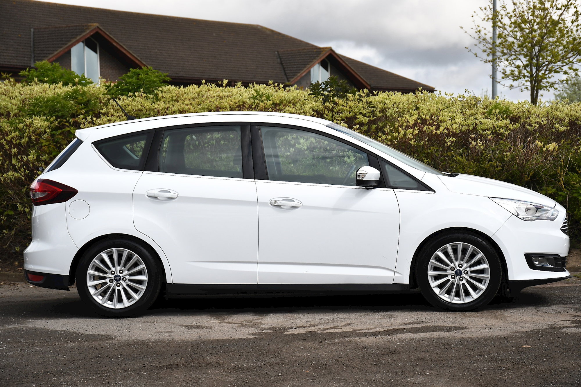 Ford C-Max 1.0T EcoBoost GPF Titanium MPV 5dr Petrol Euro 6 (s/s) (100 ps) 5dr Manual 2026