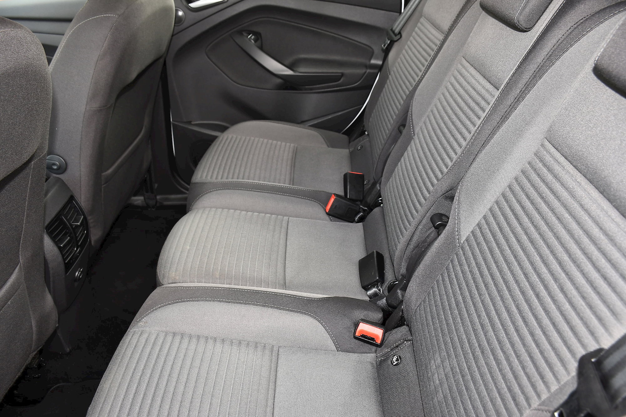 Ford C-Max 1.0T EcoBoost GPF Titanium MPV 5dr Petrol Euro 6 (s/s) (100 ps) 5dr Manual 2026