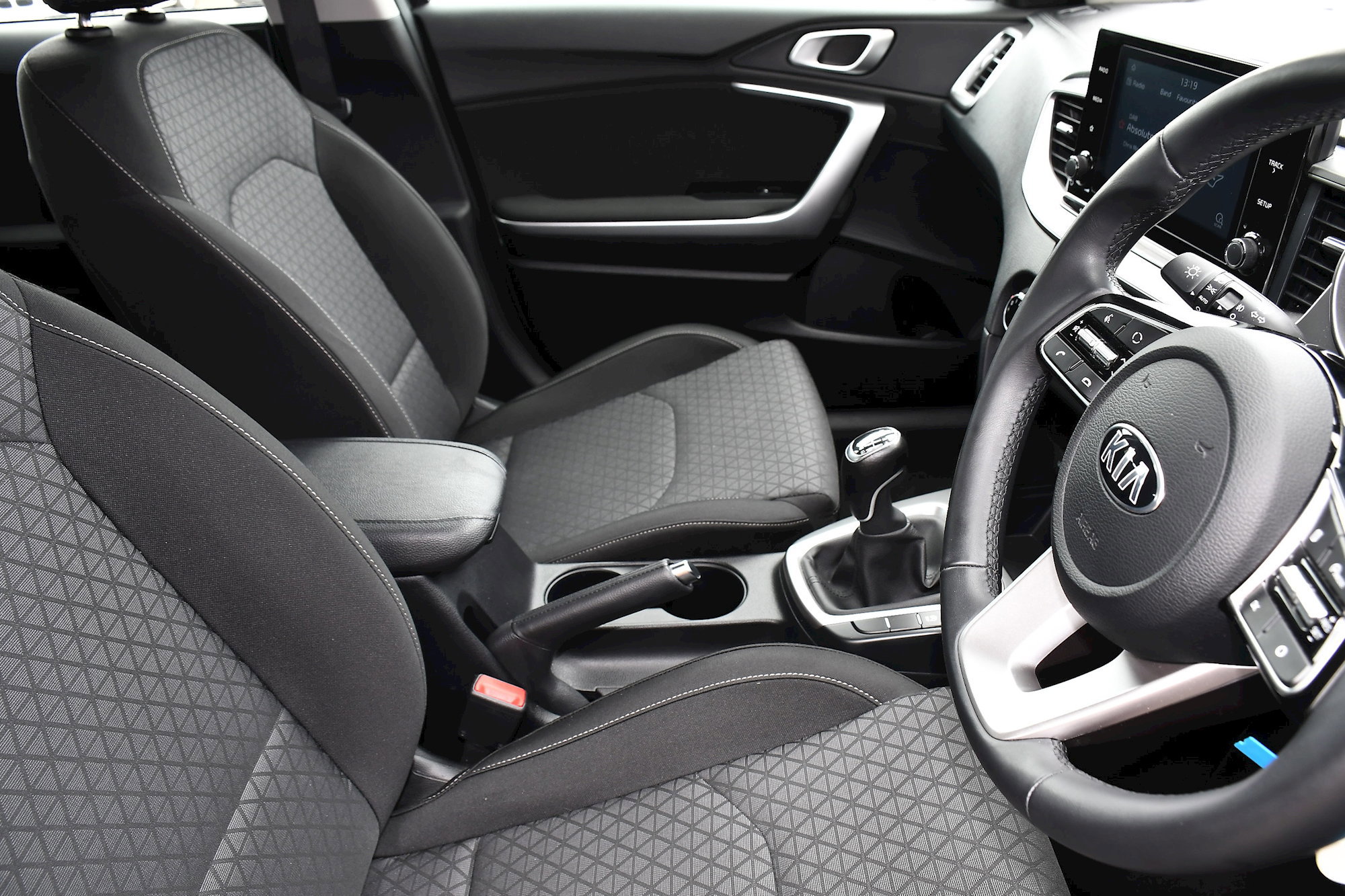 Kia Ceed 1.6 CRDi MHEV 2 Hatchback 5dr Diesel Hybrid Manual Euro 6 (s/s) (134 bhp) 5dr Manual 2026