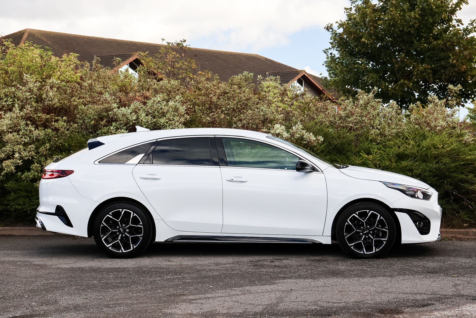 Kia ProCeed 1.5 T-GDi GT-Line Shooting Brake 5dr Petrol Manual Euro 6 (s/s) (158 bhp) 5dr Manual 2026
