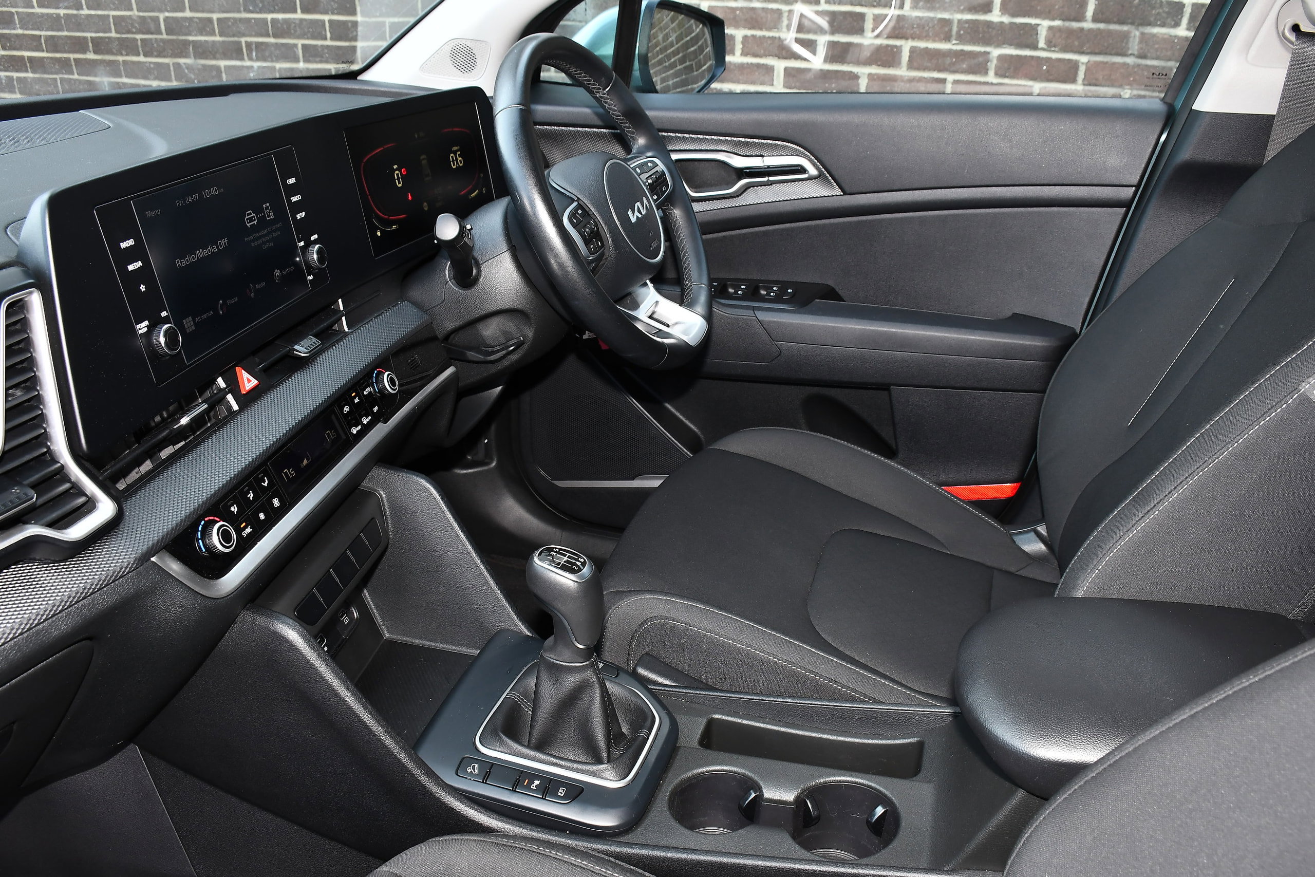 2023 KIA Sportage thumbnail 4
