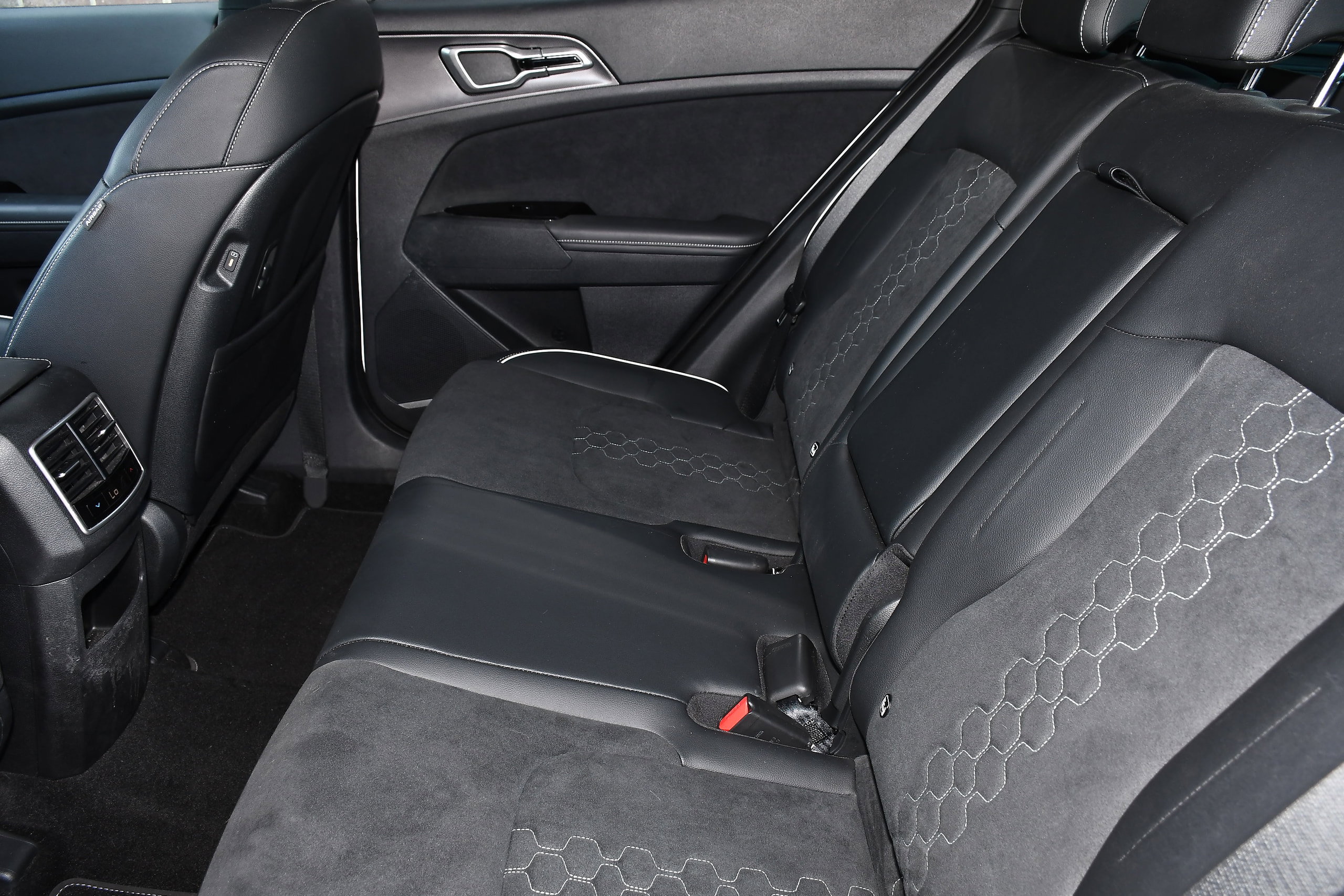 2022 KIA Sportage thumbnail 22