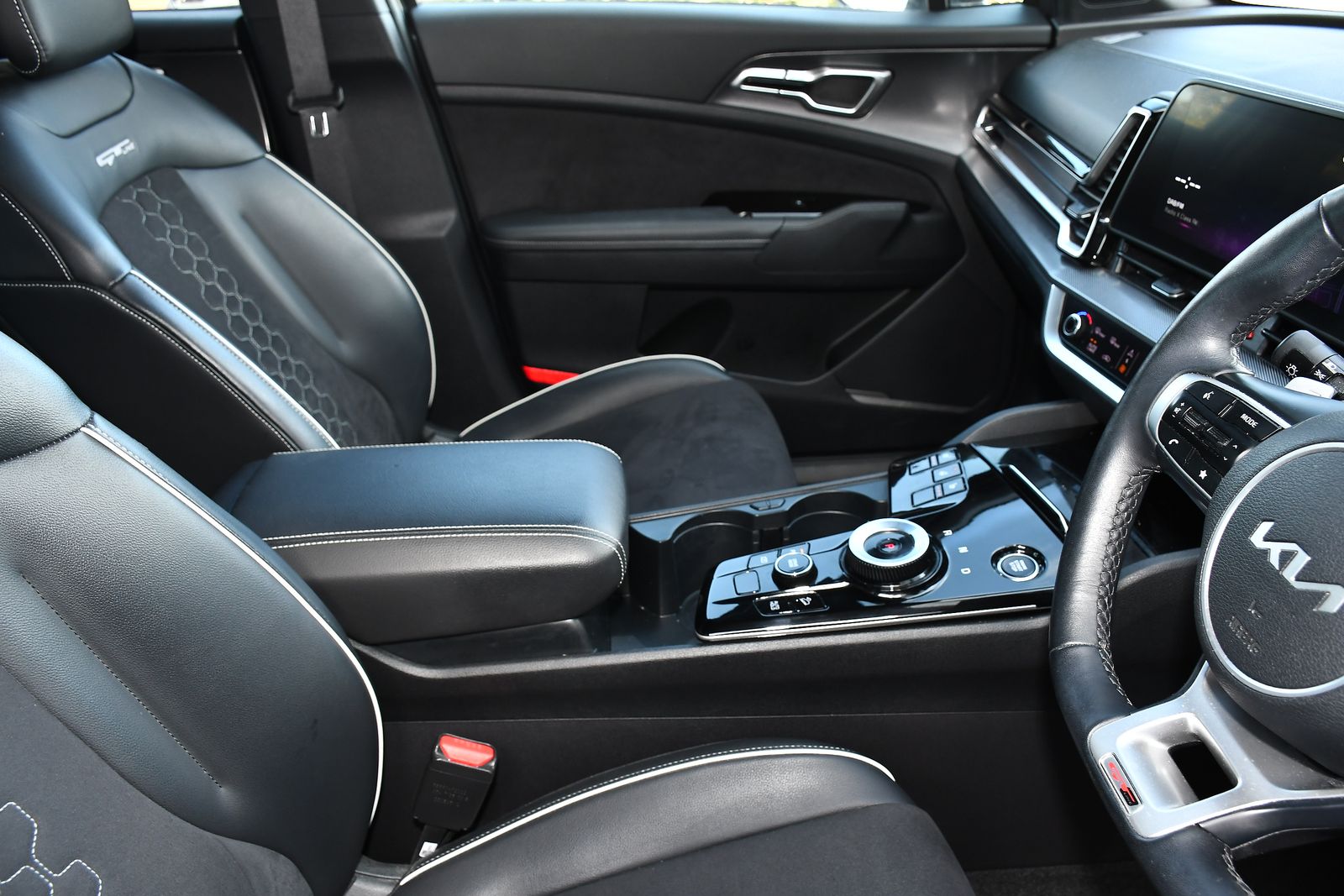 Kia Sportage 1.6 h T-GDi GT-Line SUV 5dr Petrol Hybrid Auto Euro 6 (s/s) (226 bhp) 5dr Automatic 2026