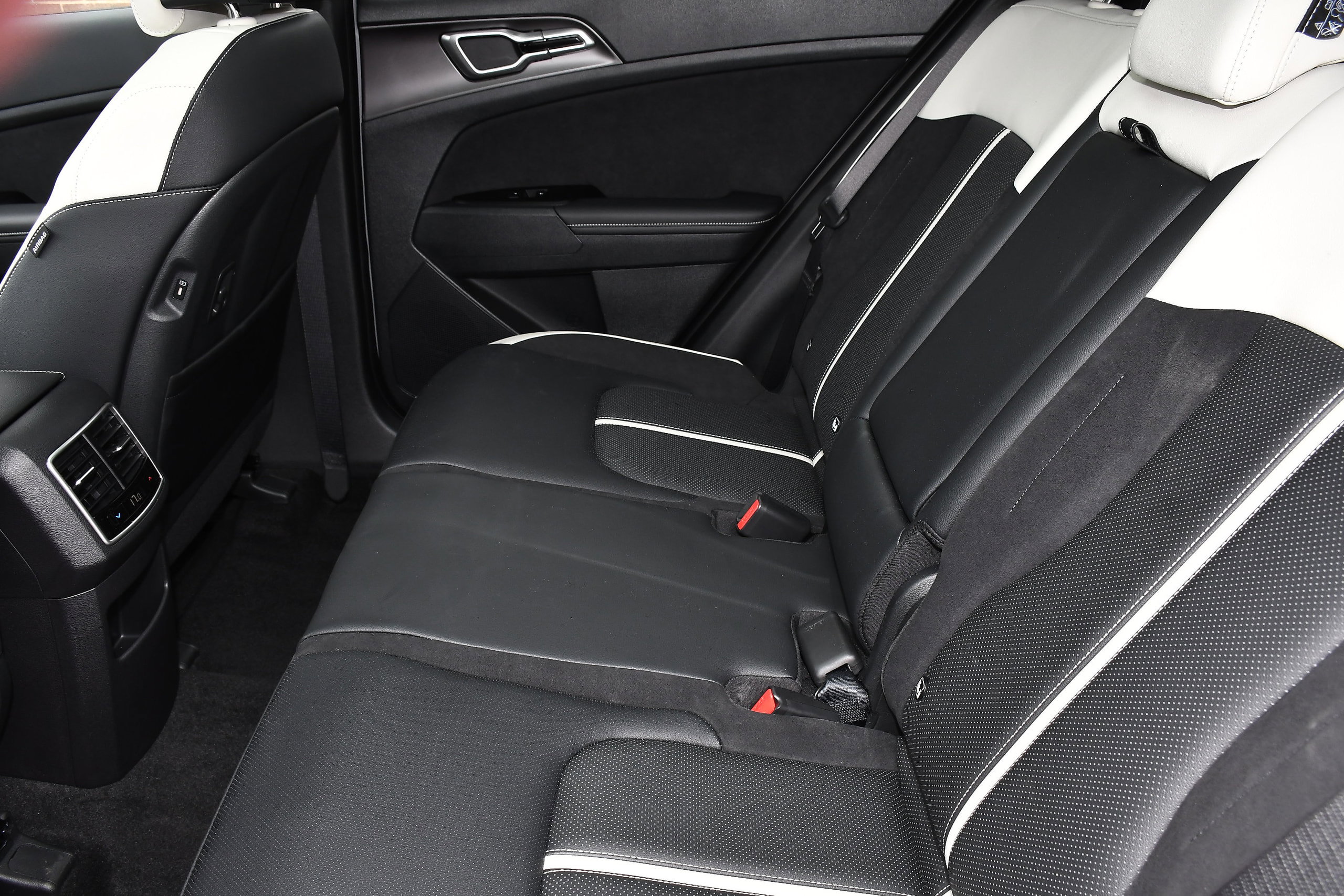 Kia Sportage 1.6 h T-GDi GT-Line S SUV 5dr Petrol Hybrid Auto Euro 6 (s/s) (235 bhp) 5dr Automatic 2026