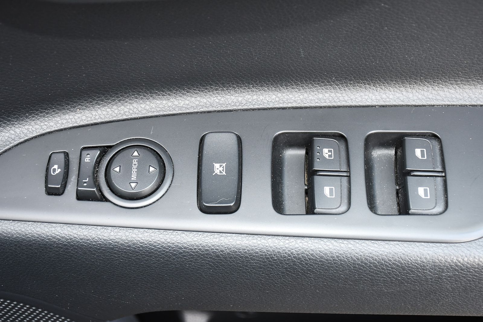 Kia Stonic 1.0 T-GDi 2 SUV 5dr Petrol Manual Euro 6 (s/s) (99 bhp) 5dr Manual 2026