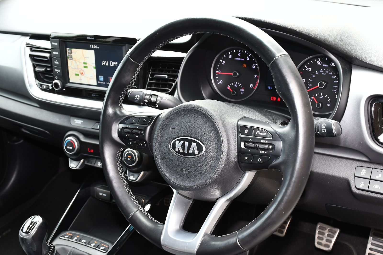 Kia Stonic 1.0 T-GDi 4 SUV 5dr Petrol Manual Euro 6 (s/s) (118 bhp) 5dr Manual 2026
