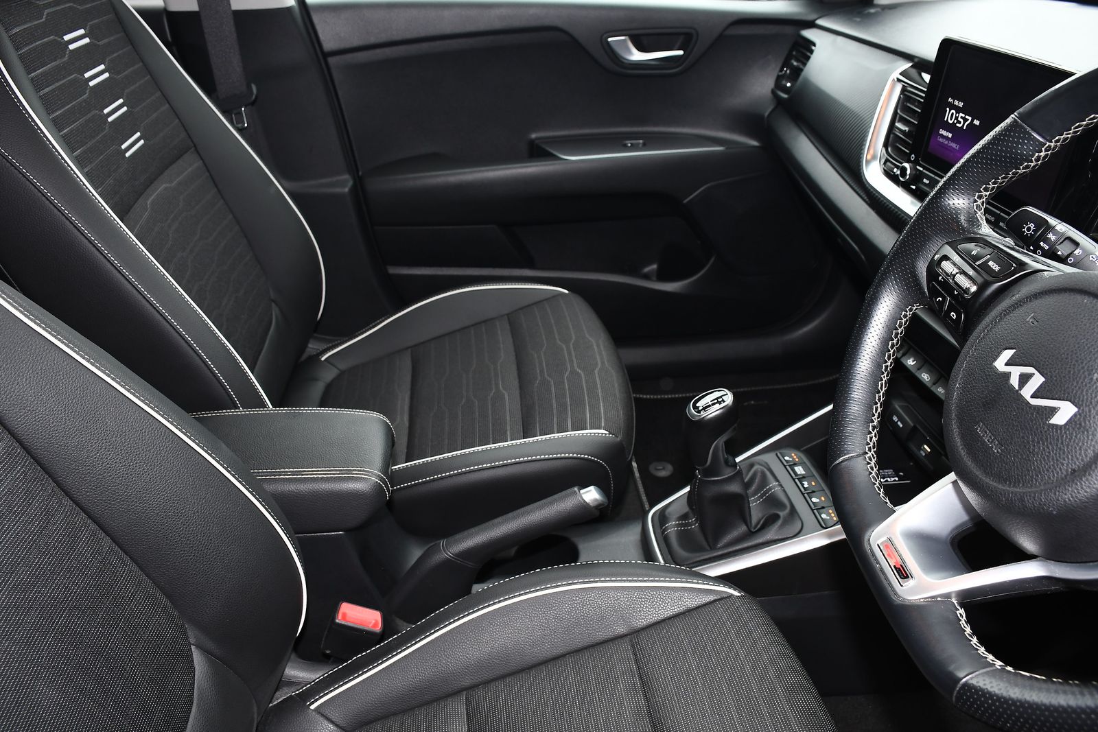 Kia Stonic 1.0 T-GDi MHEV GT-Line S SUV 5dr Petrol Hybrid Manual Euro 6 (s/s) (118 bhp) 5dr Manual 2026