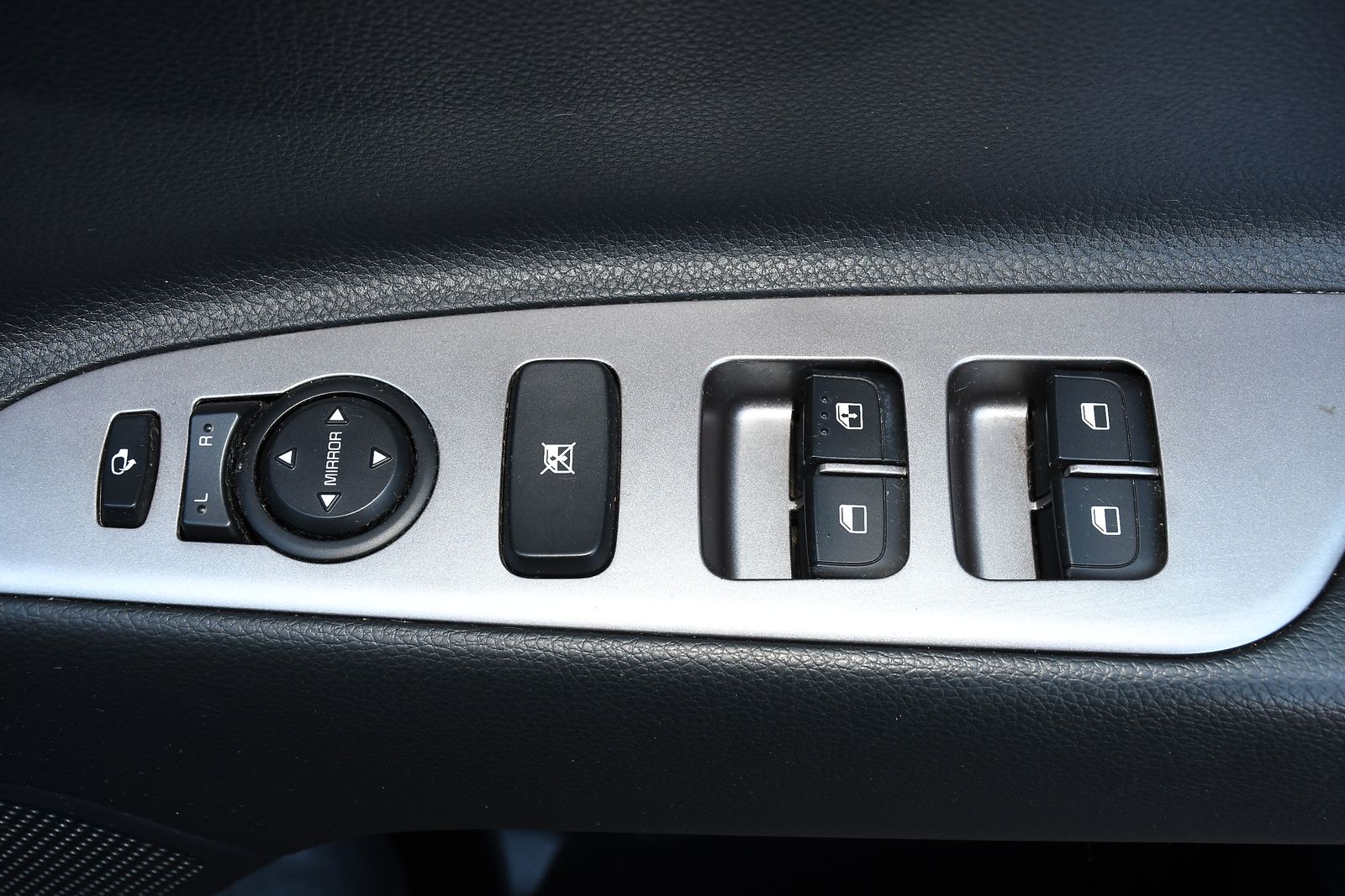 Kia Stonic 1.0 T-GDi MHEV GT-Line SUV 5dr Petrol Hybrid Manual Euro 6 (s/s) (118 bhp) 5dr Manual 2026