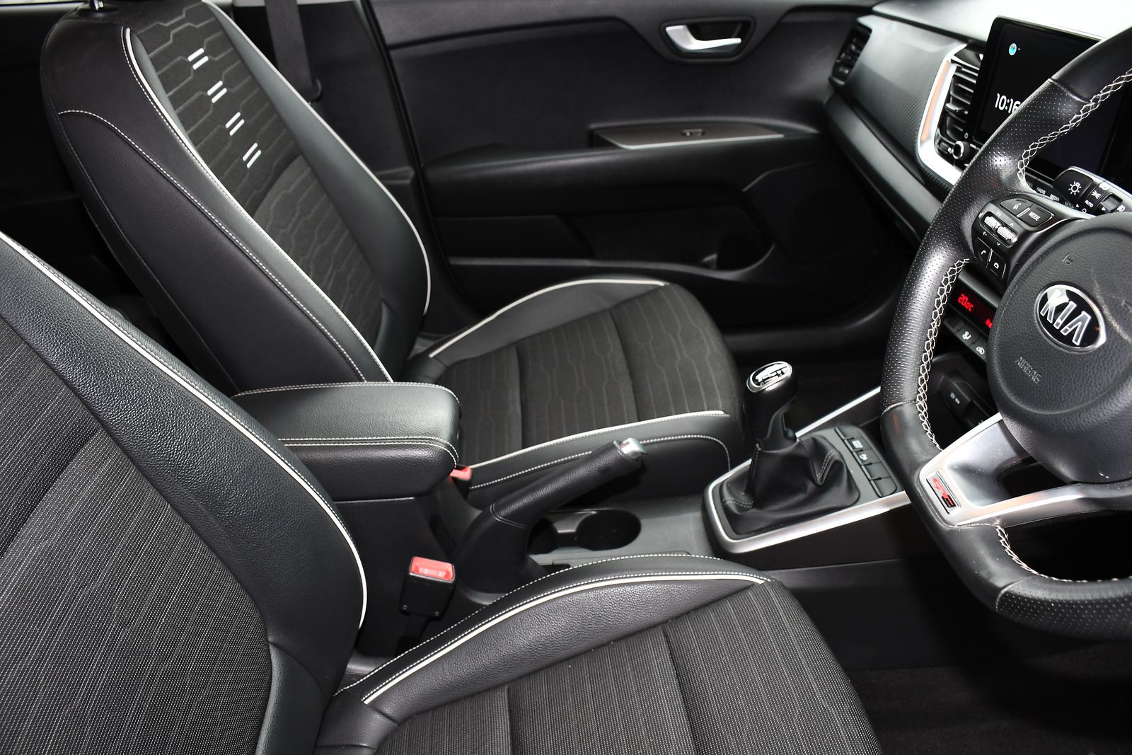 Kia Stonic 1.0 T-GDi MHEV GT-Line SUV 5dr Petrol Hybrid Manual Euro 6 (s/s) (118 bhp) 5dr Manual 2026