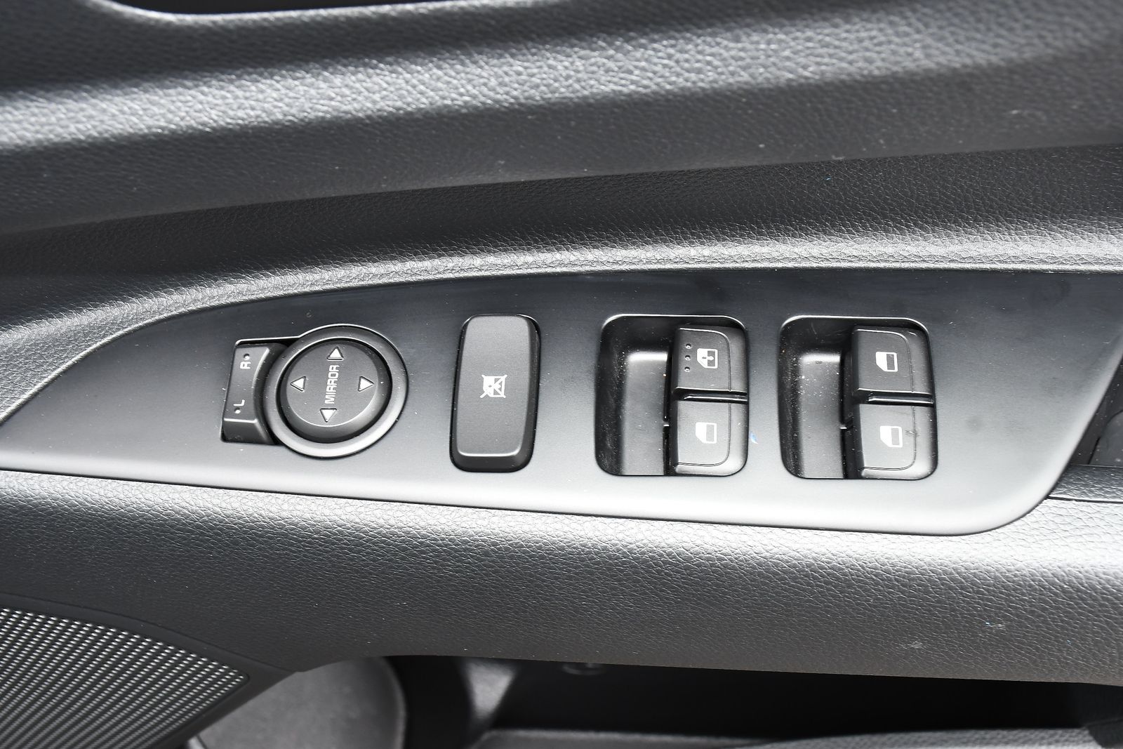 Kia Stonic 1.0 T-GDi Pure SUV 5dr Petrol DCT Euro 6 (s/s) (98 bhp) 5dr Automatic 2026