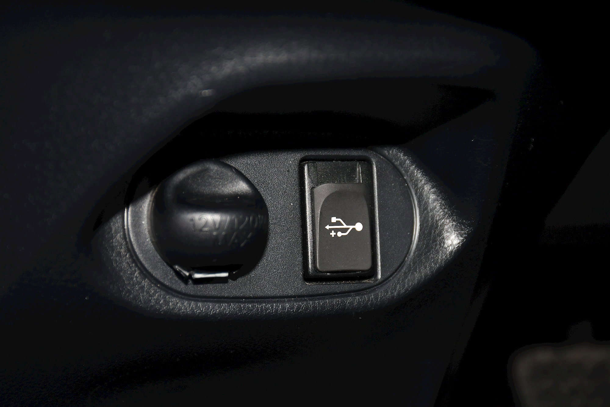 Toyota Yaris 1.5 VVT-i Design Hatchback 5dr Petrol CVT Euro 6 (111 ps) 5dr Automatic 2026