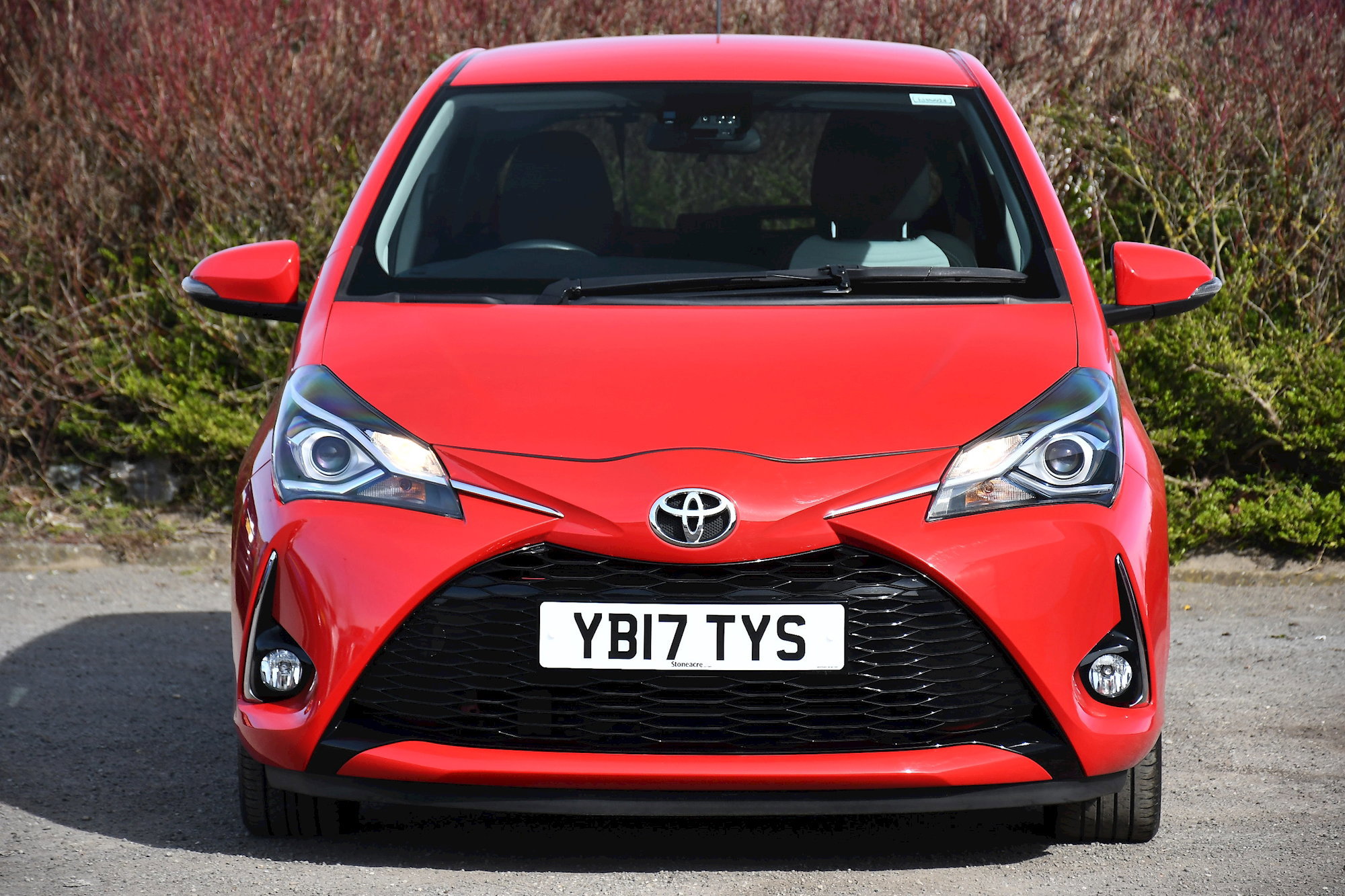 Toyota Yaris 1.5 VVT-i Design Hatchback 5dr Petrol CVT Euro 6 (111 ps) 5dr Automatic 2026