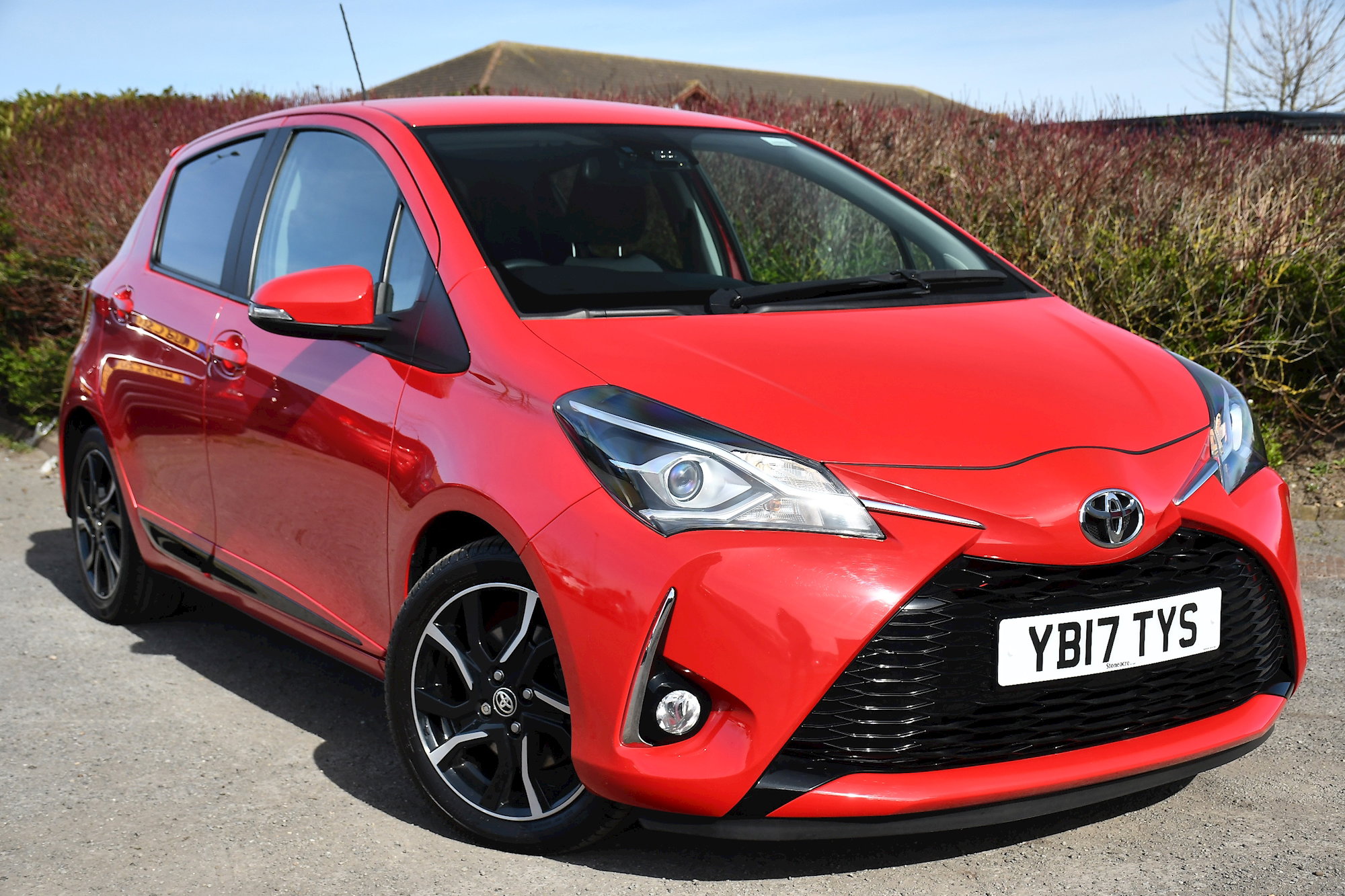 Toyota Yaris 1.5 VVT-i Design Hatchback 5dr Petrol CVT Euro 6 (111 ps) 5dr Automatic 2026