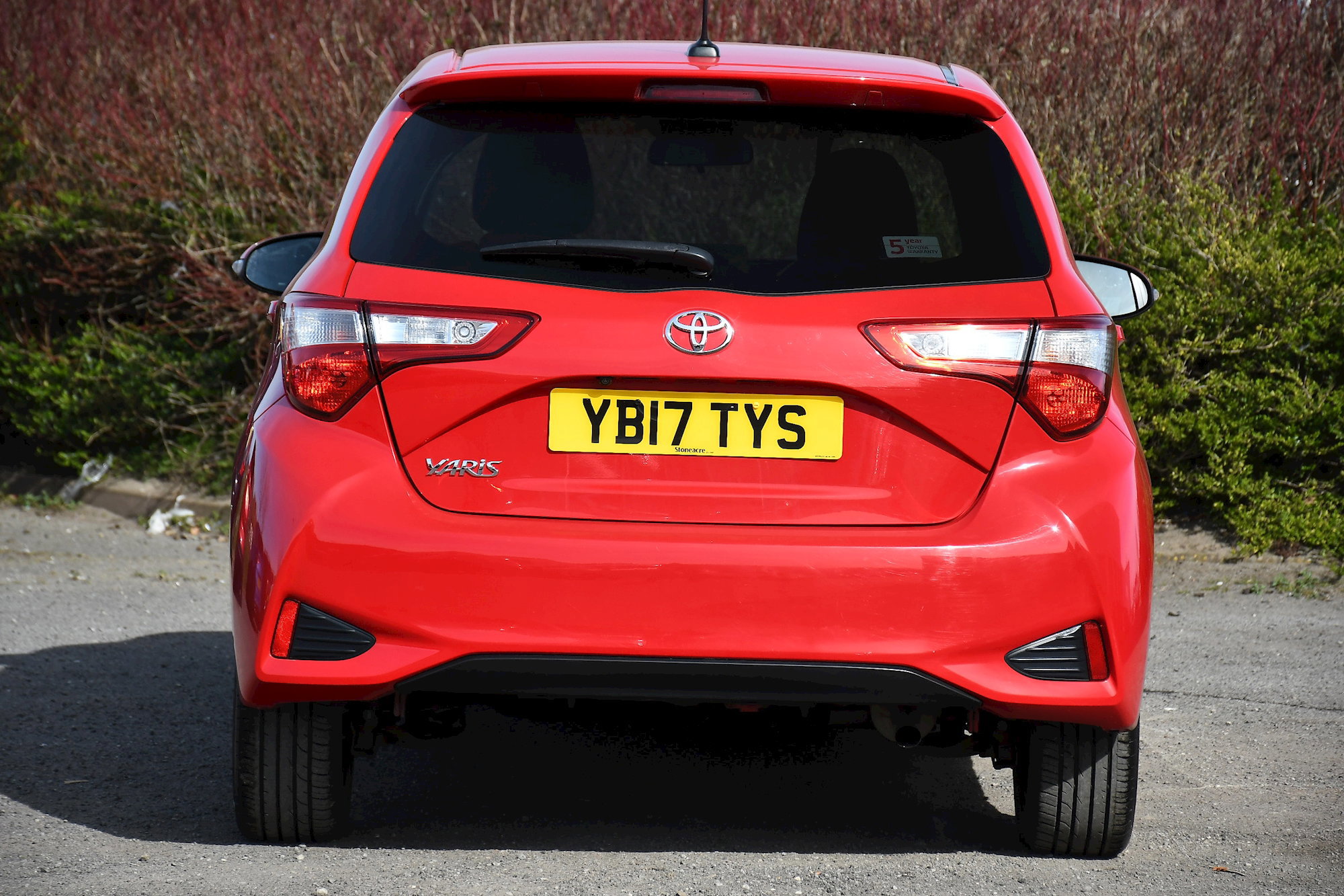 Toyota Yaris 1.5 VVT-i Design Hatchback 5dr Petrol CVT Euro 6 (111 ps) 5dr Automatic 2026