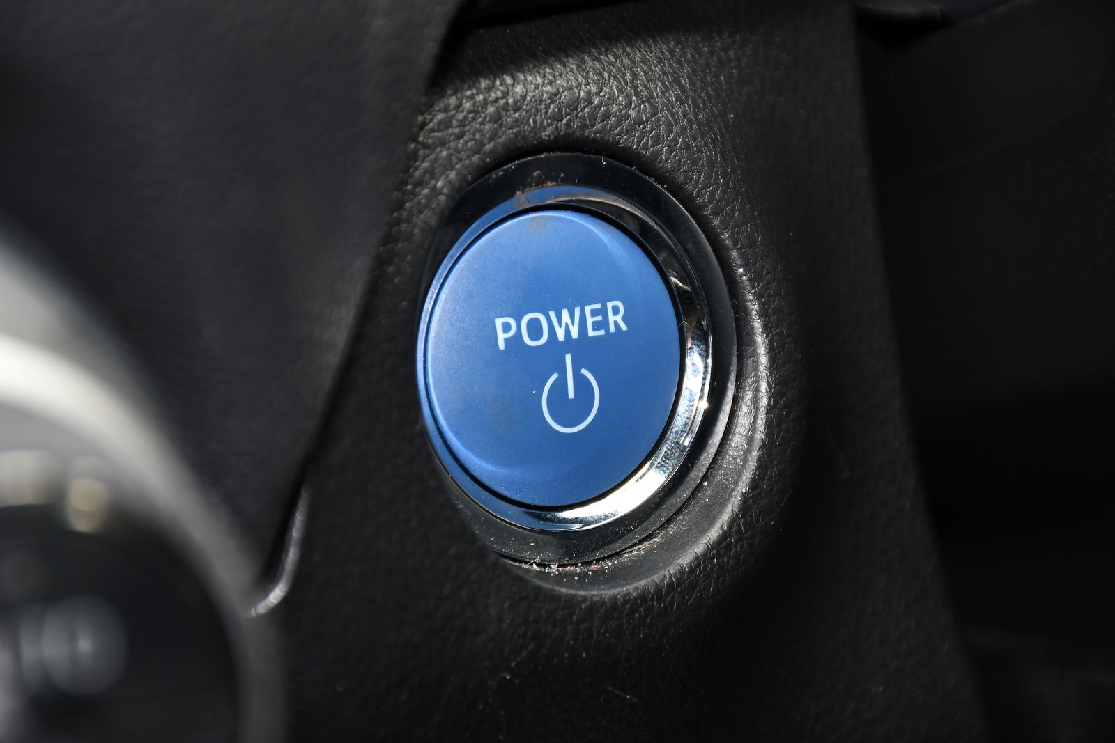 Toyota RAV4 2.5 VVT-h Black Edition SUV 5dr Petrol Hybrid CVT 4WD Euro 6 (s/s) (222 ps) 5dr Automatic 2026