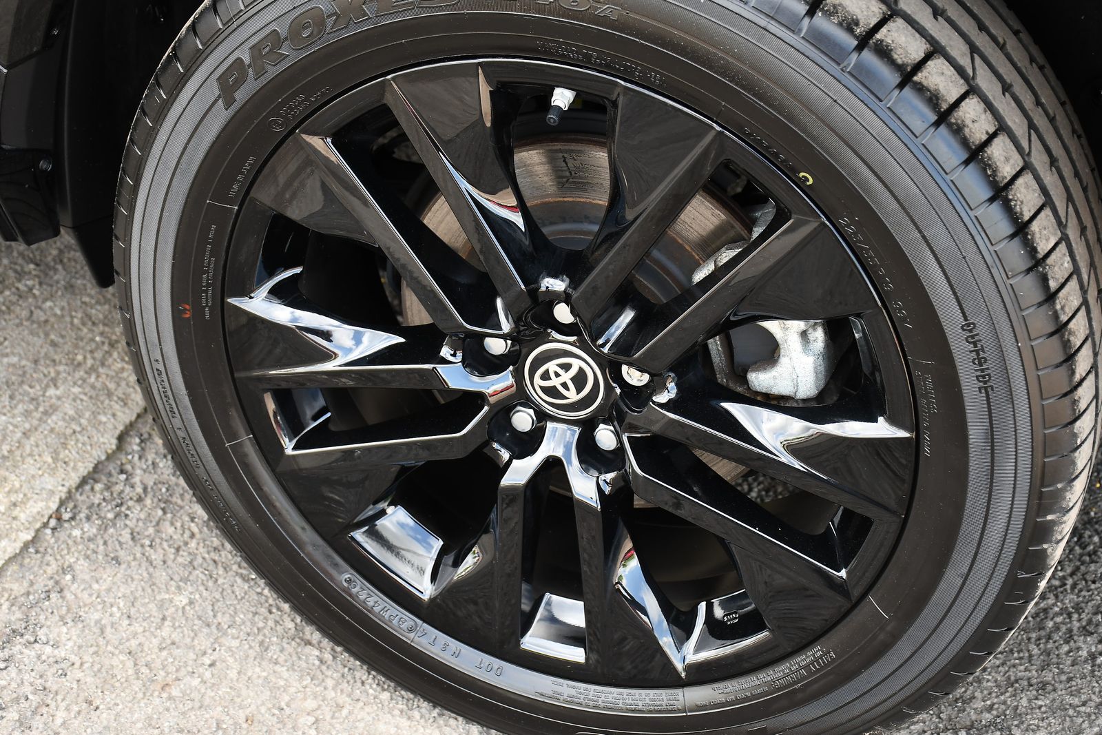 Toyota RAV4 2.5 VVT-h Black Edition SUV 5dr Petrol Hybrid CVT 4WD Euro 6 (s/s) (222 ps) 5dr Automatic 2026