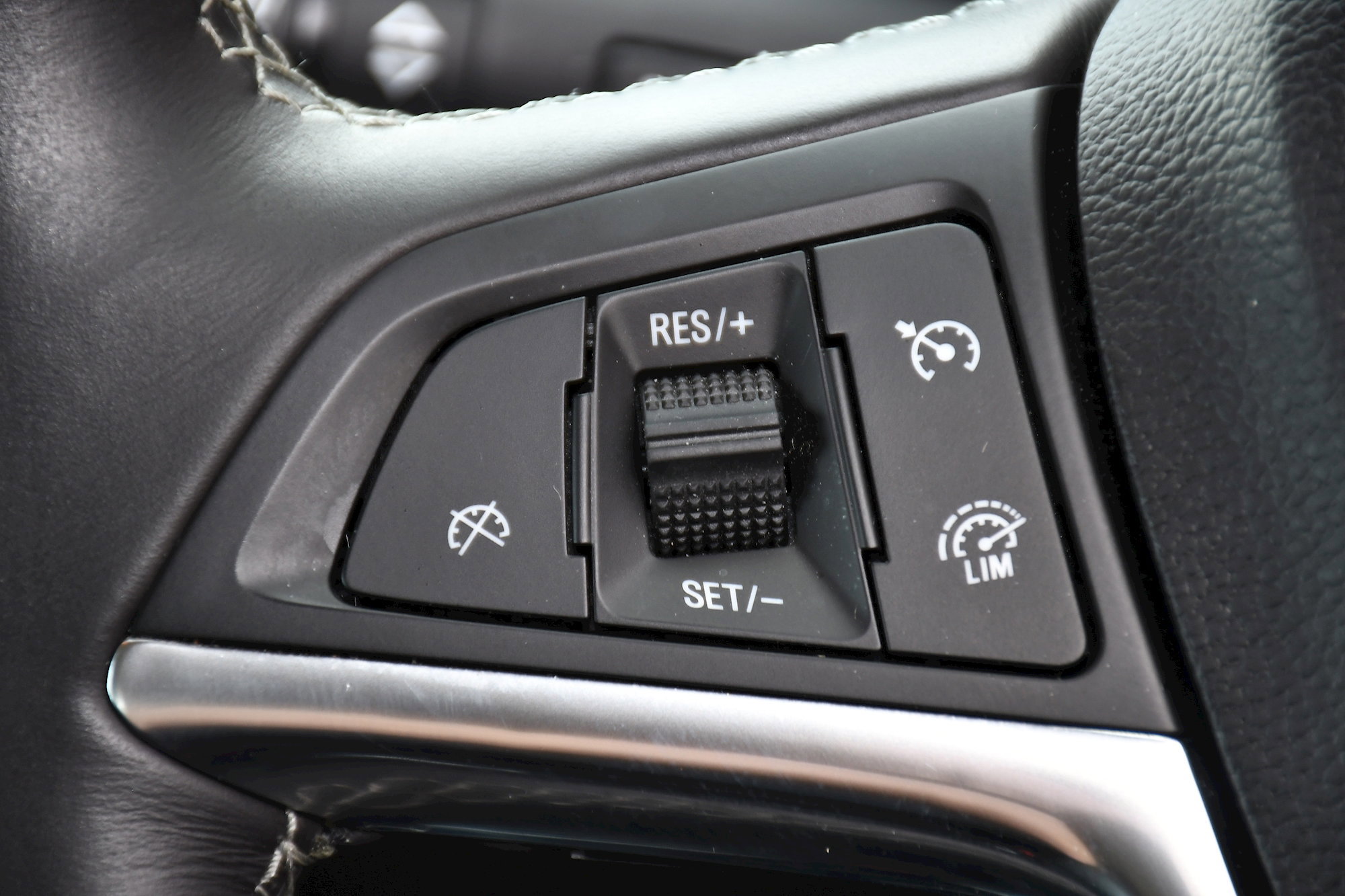 Vauxhall Mokka X DESIGN NAV 5dr Automatic 2026