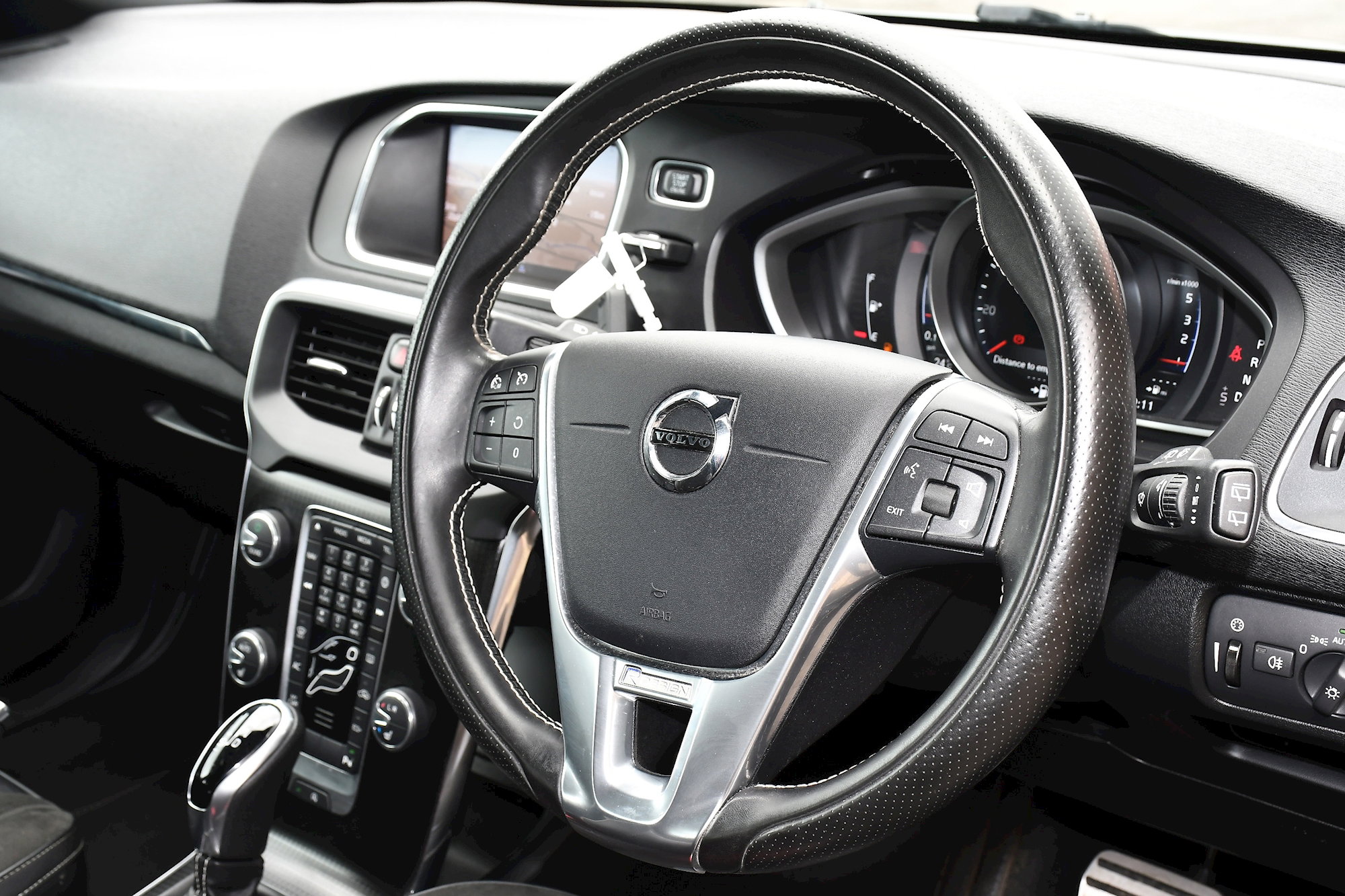 Volvo V40 D2 R-DESIGN NAV PLUS 5dr Automatic 2026