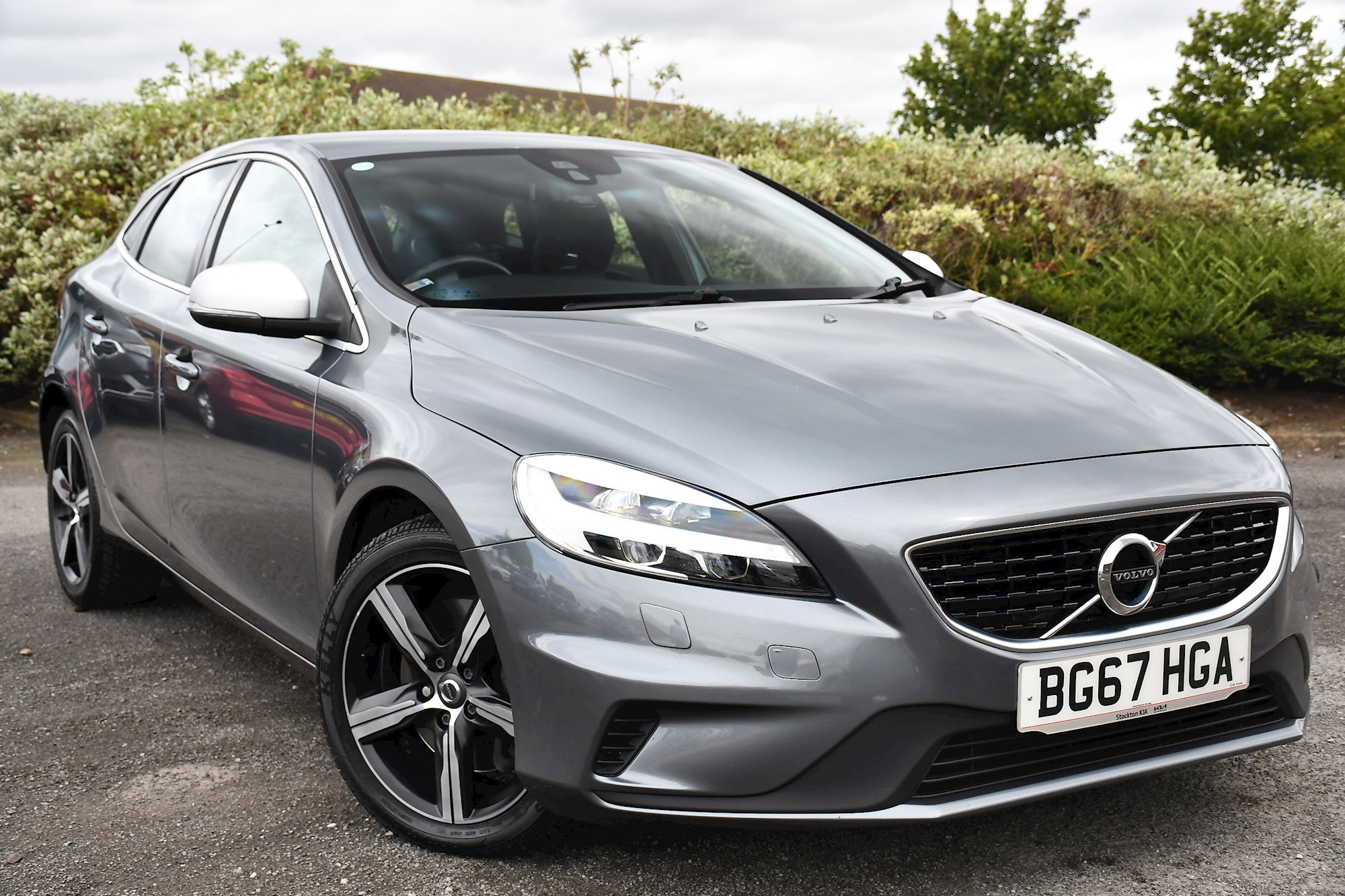 Volvo V40 D2 R-DESIGN NAV PLUS 5dr Automatic 2026