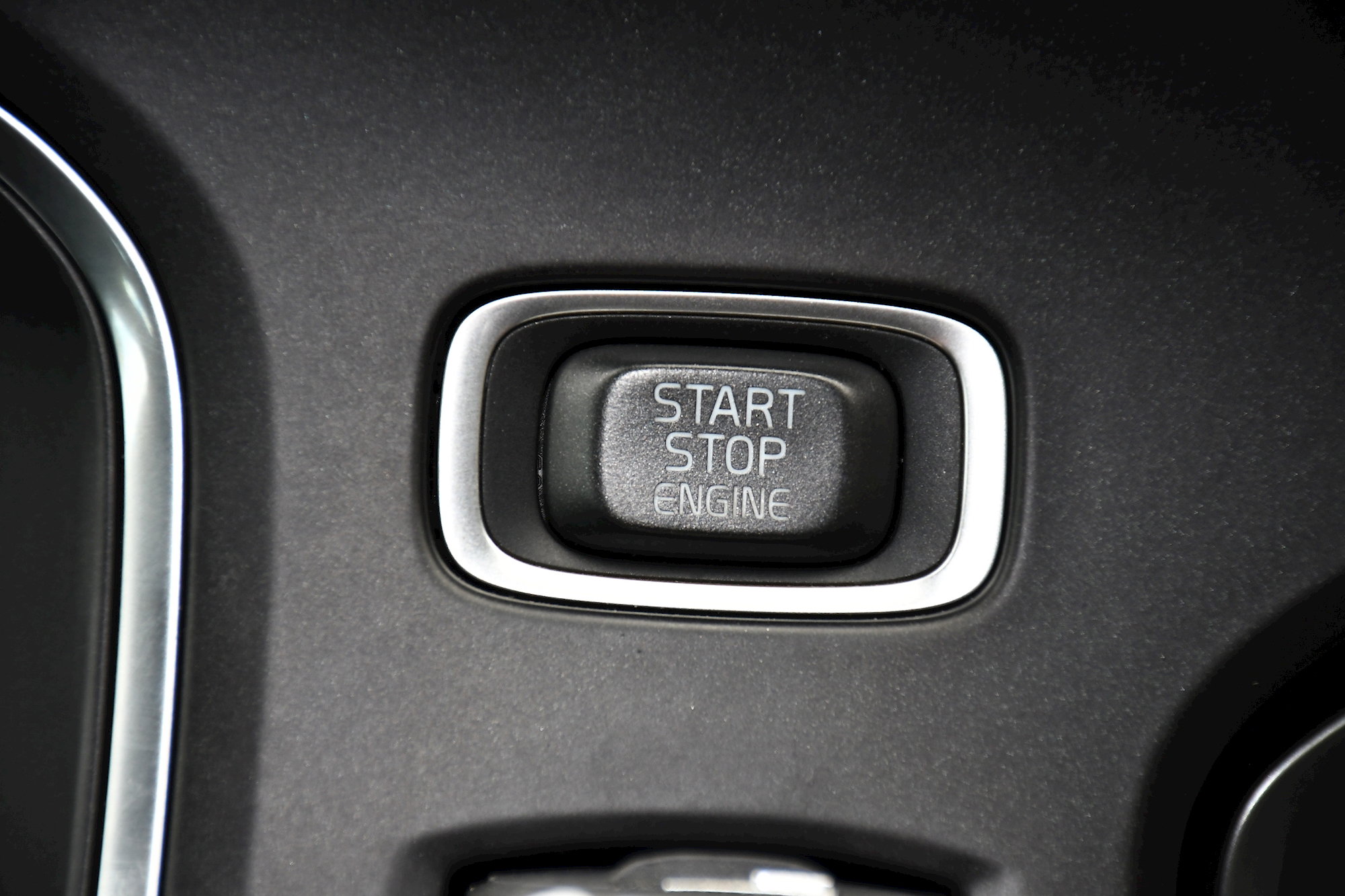 Volvo V40 D2 R-DESIGN NAV PLUS 5dr Automatic 2026