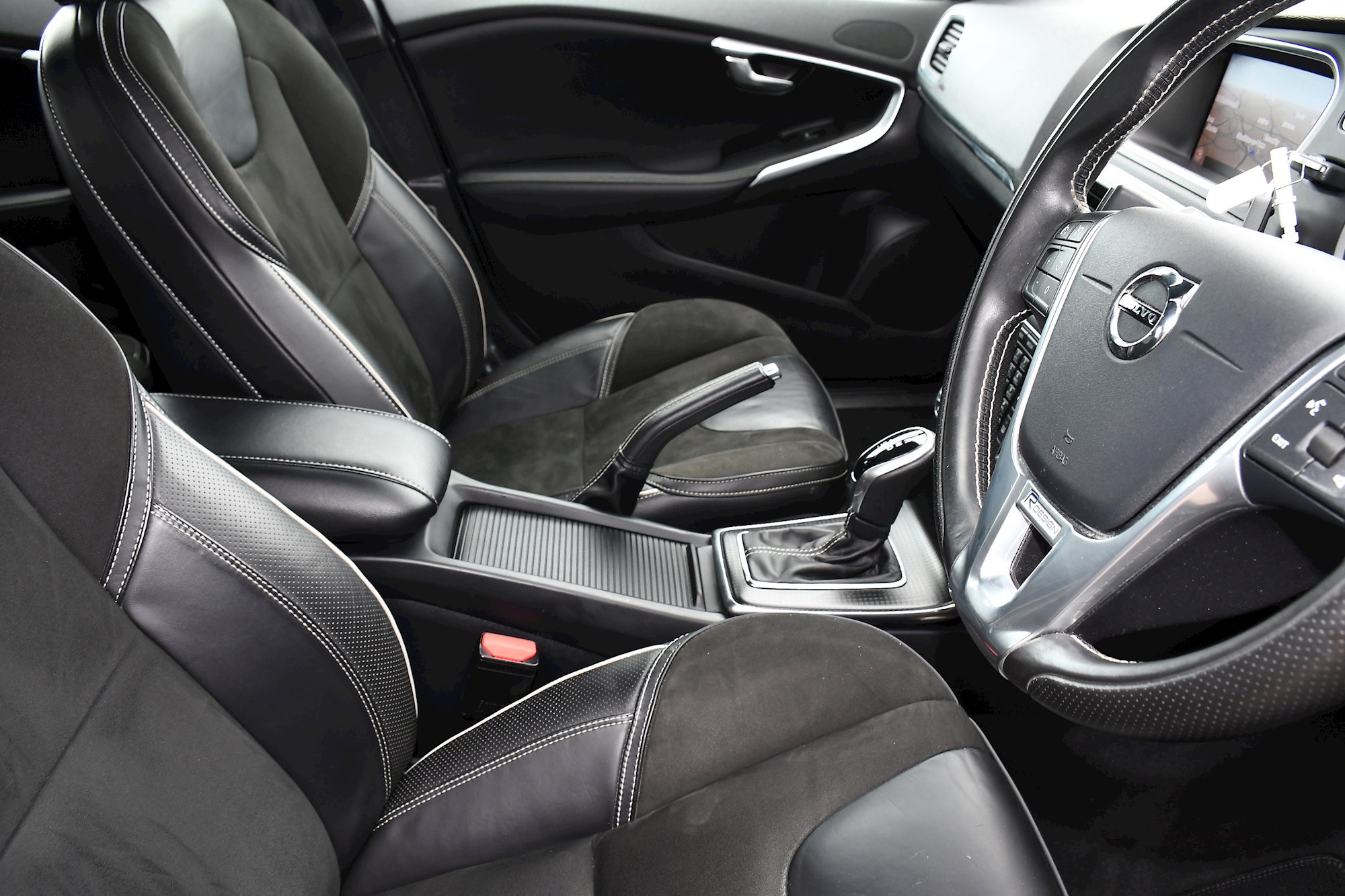 Volvo V40 D2 R-DESIGN NAV PLUS 5dr Automatic 2026