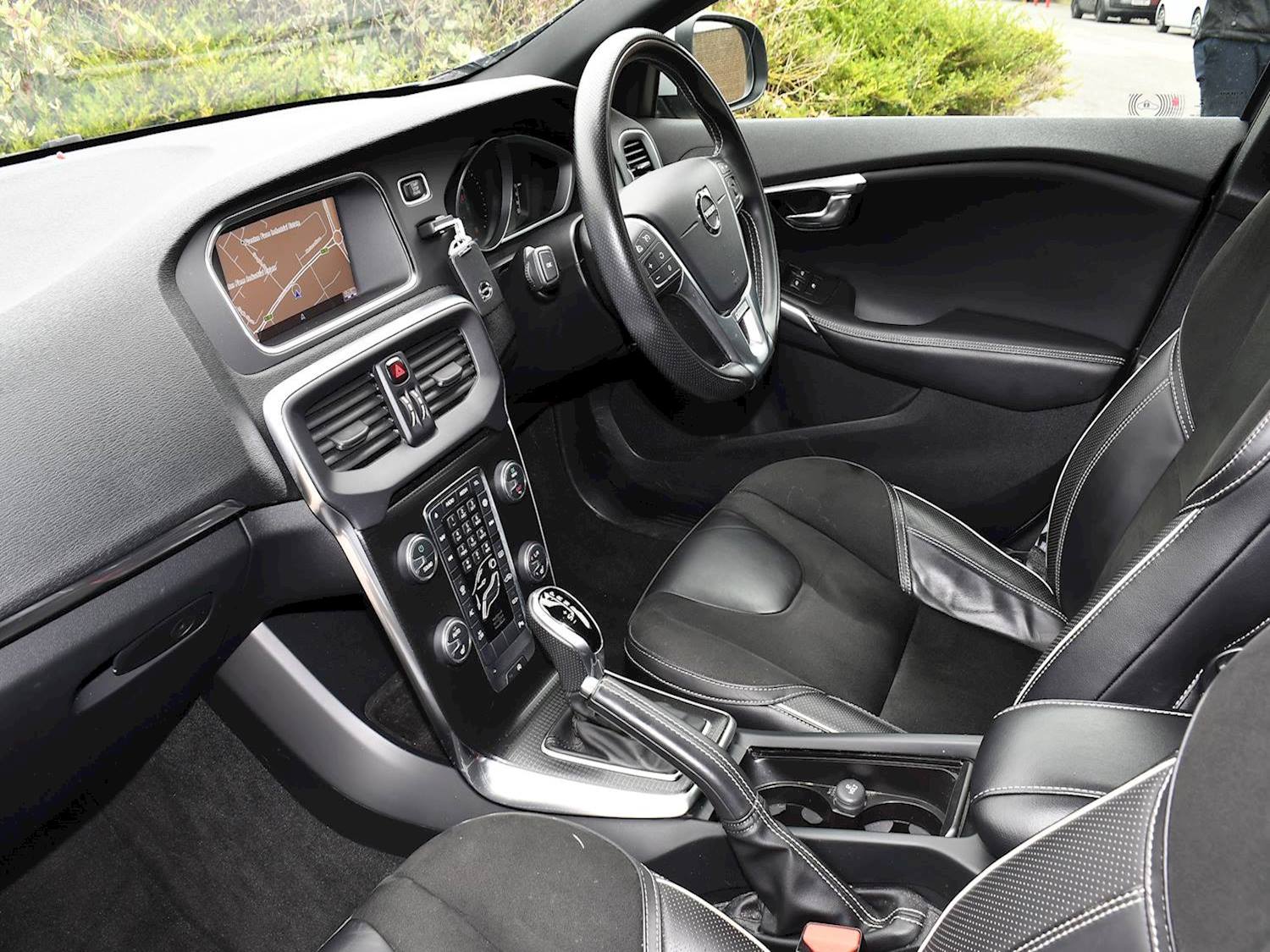 Volvo V40 D3 R-DESIGN NAV PLUS 5dr Automatic 2026