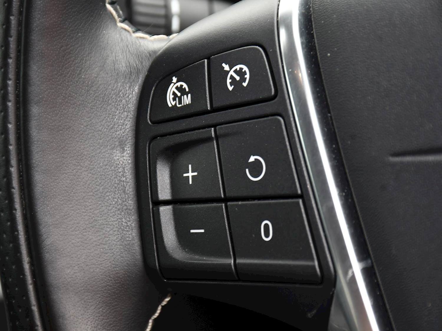 Volvo V40 D3 R-DESIGN NAV PLUS 5dr Automatic 2026