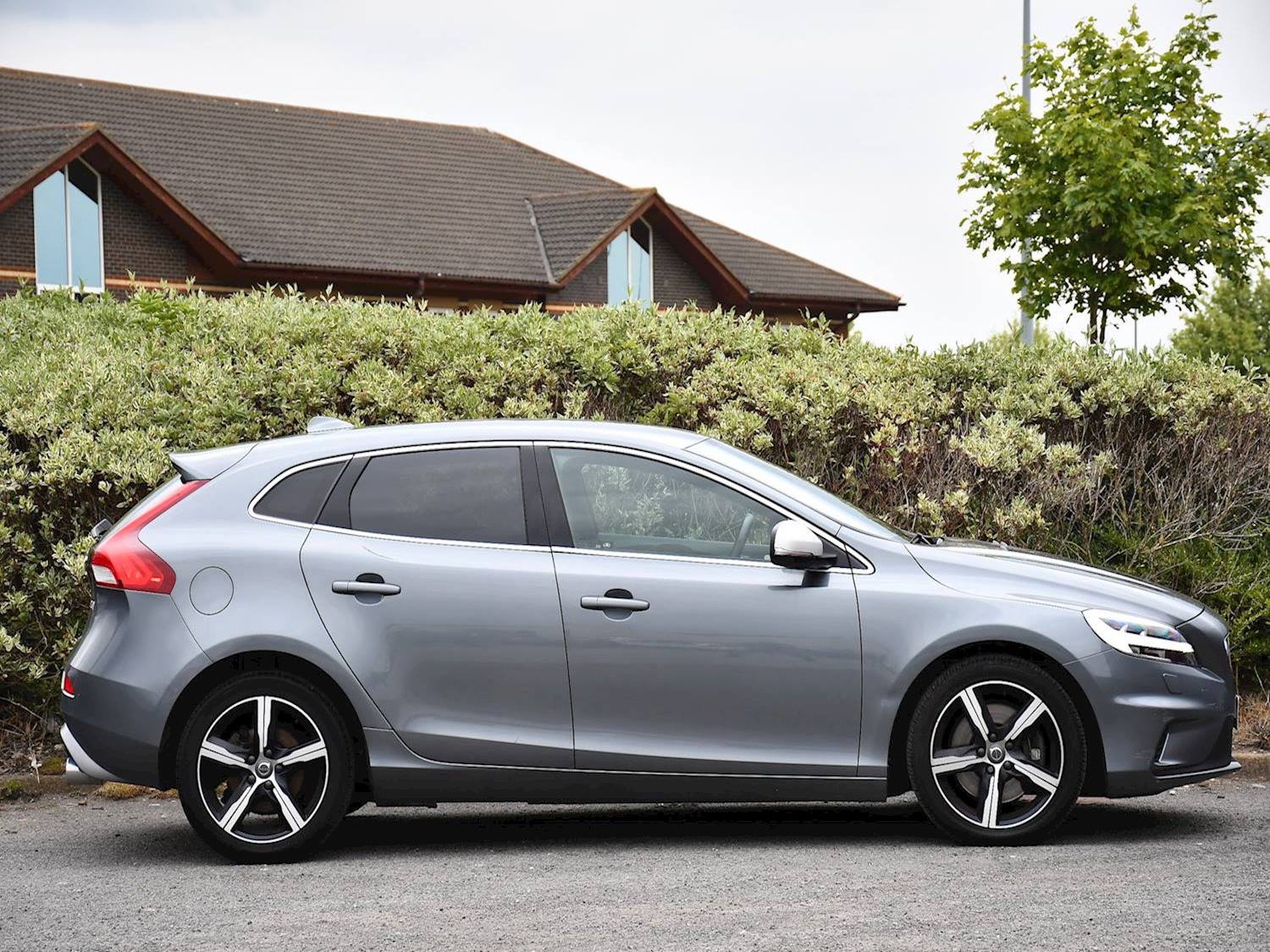 Volvo V40 D3 R-DESIGN NAV PLUS 5dr Automatic 2026