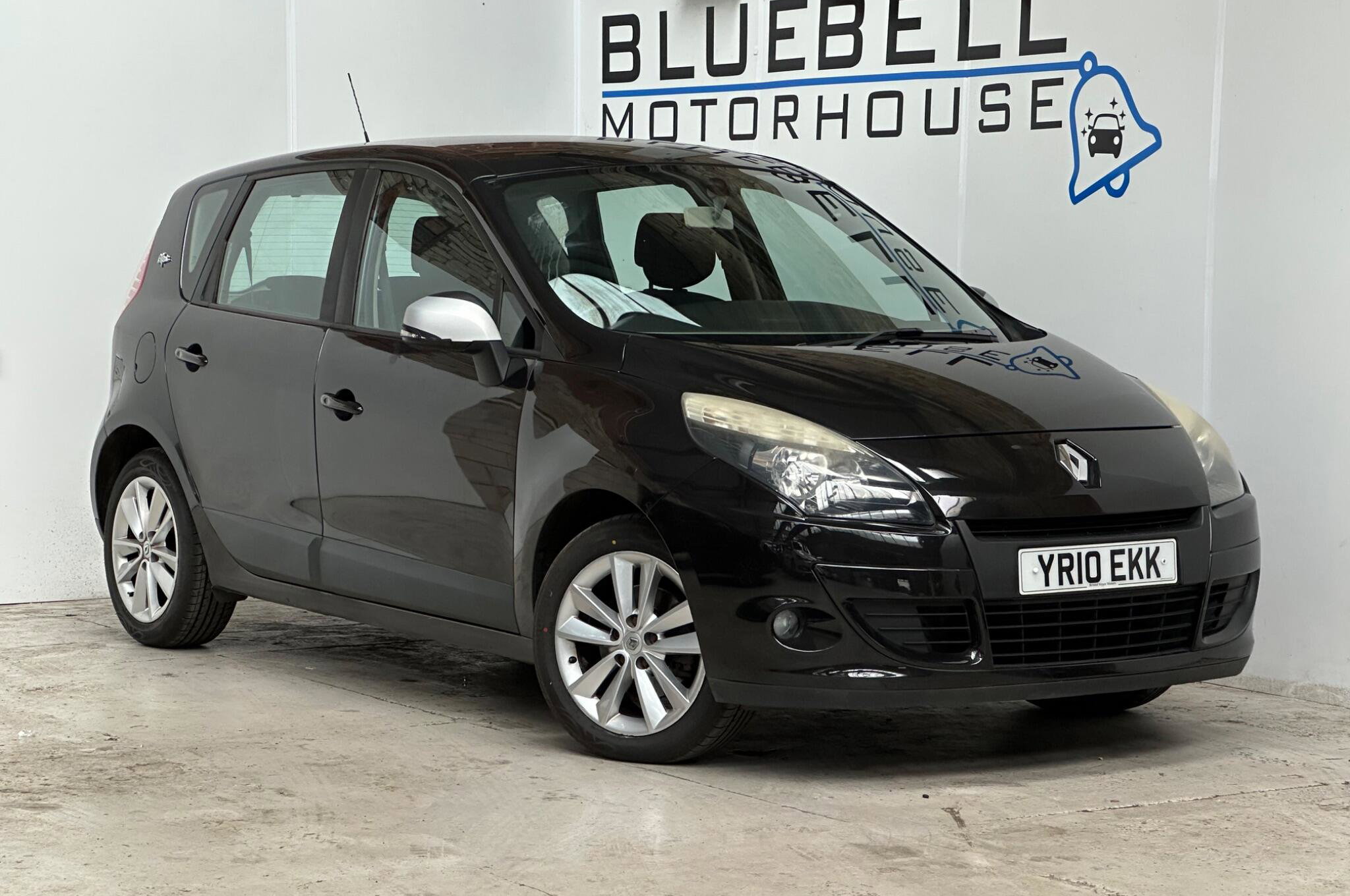 2010 RENAULT 5 5DR 1,250 25.13 MONTH 2010 58,450 PETROL... photo