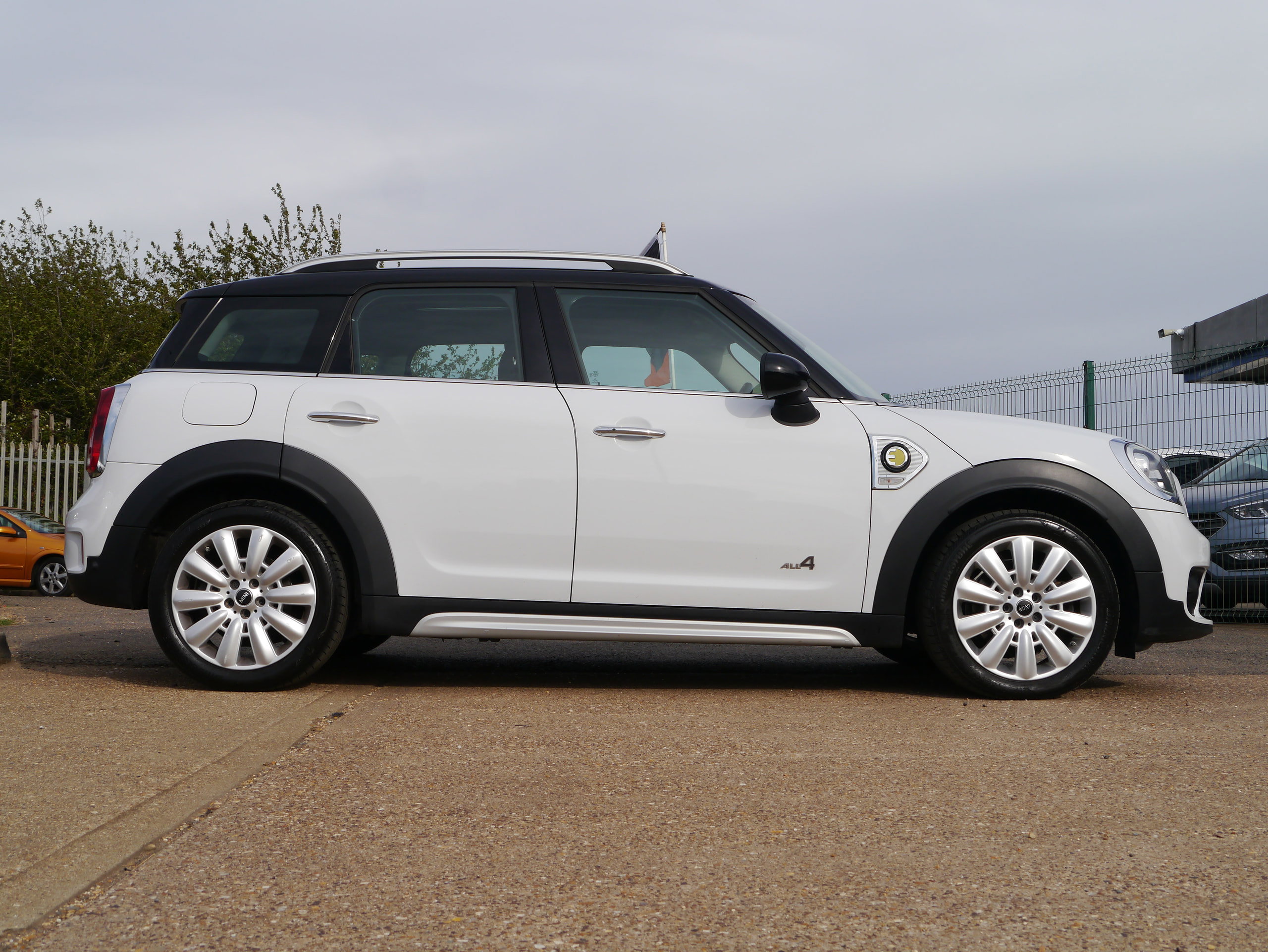 MINI Countryman 1.5 7.6kWh Cooper SE SUV 5dr Petrol Plug-in Hybrid Auto ALL4 Euro 6 (s/s) (224 ps) 5dr Automatic 2026