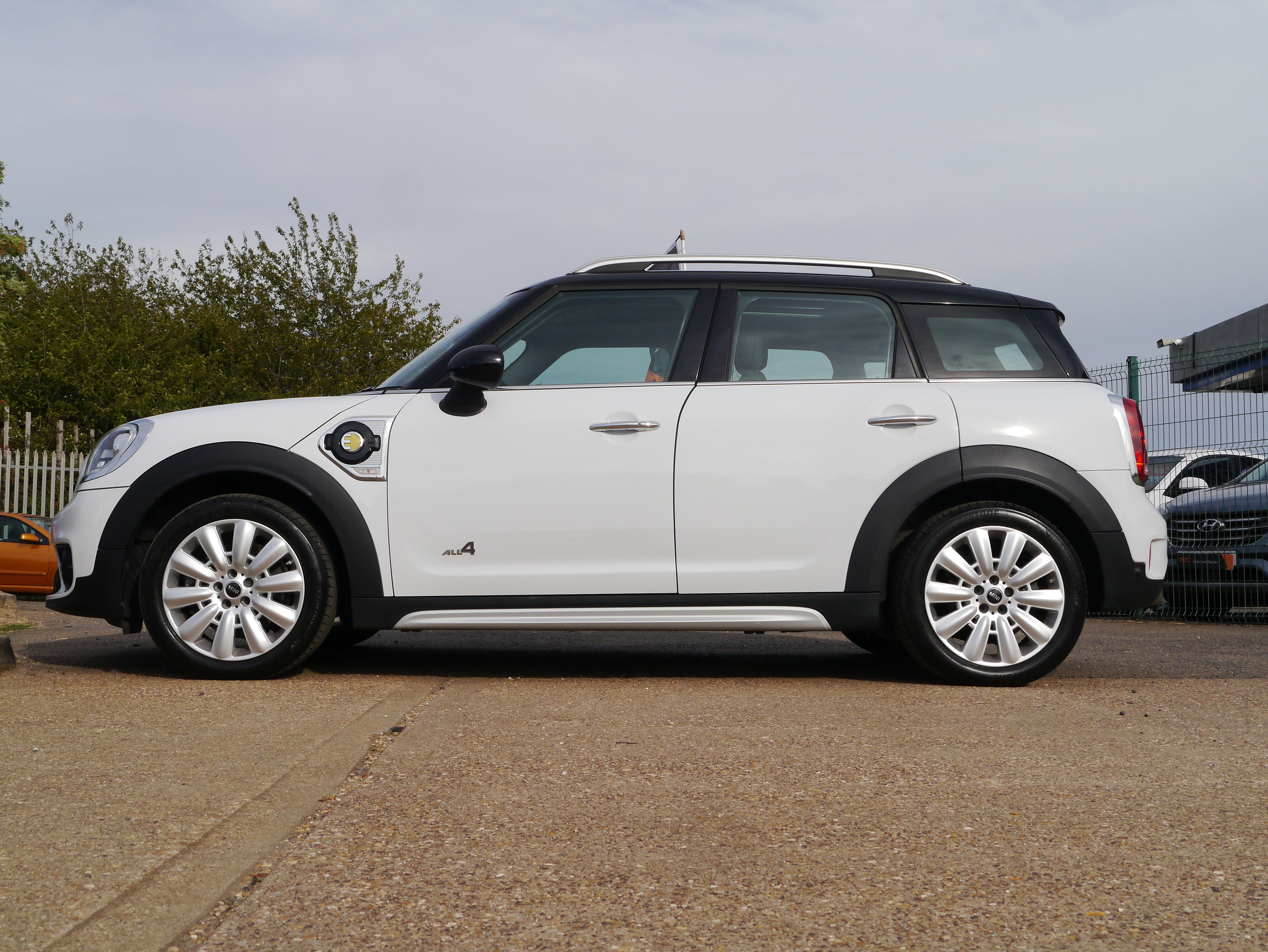 MINI Countryman 1.5 7.6kWh Cooper SE SUV 5dr Petrol Plug-in Hybrid Auto ALL4 Euro 6 (s/s) (224 ps) 5dr Automatic 2026