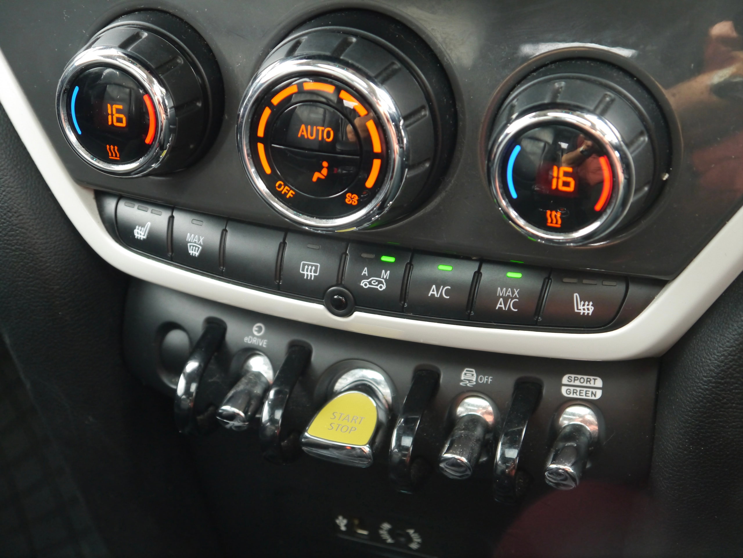 MINI Countryman 1.5 7.6kWh Cooper SE SUV 5dr Petrol Plug-in Hybrid Auto ALL4 Euro 6 (s/s) (224 ps) 5dr Automatic 2026